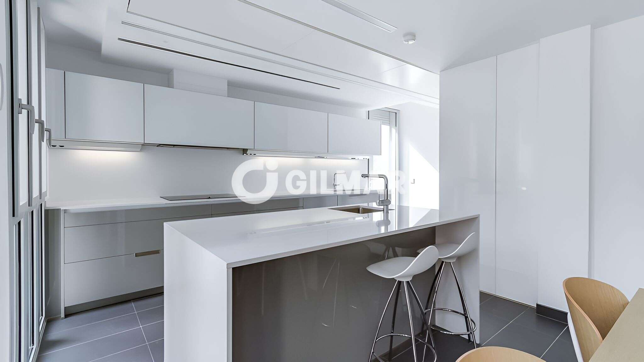Photo of Semi-detached house