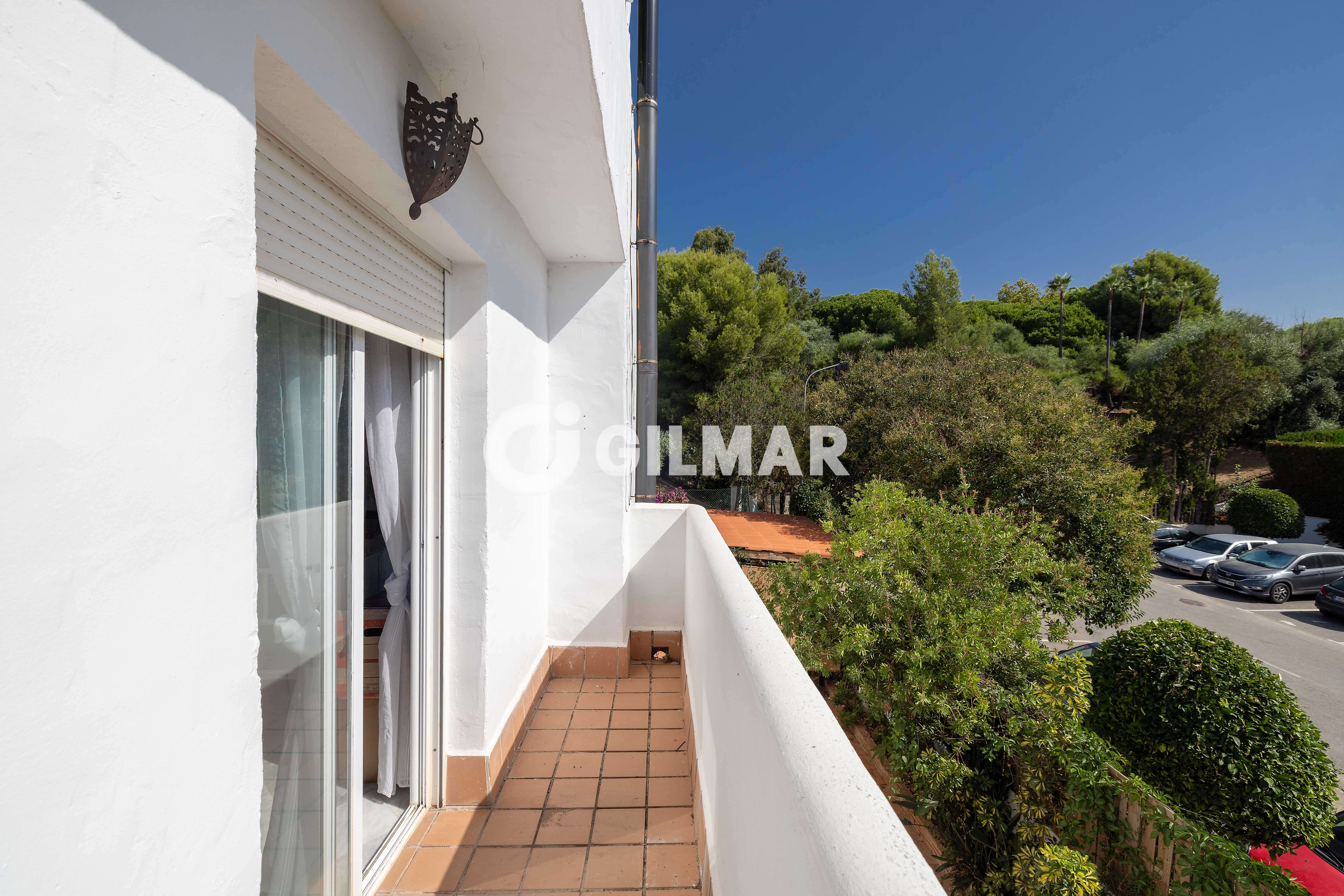 Photo of Semi-detached house