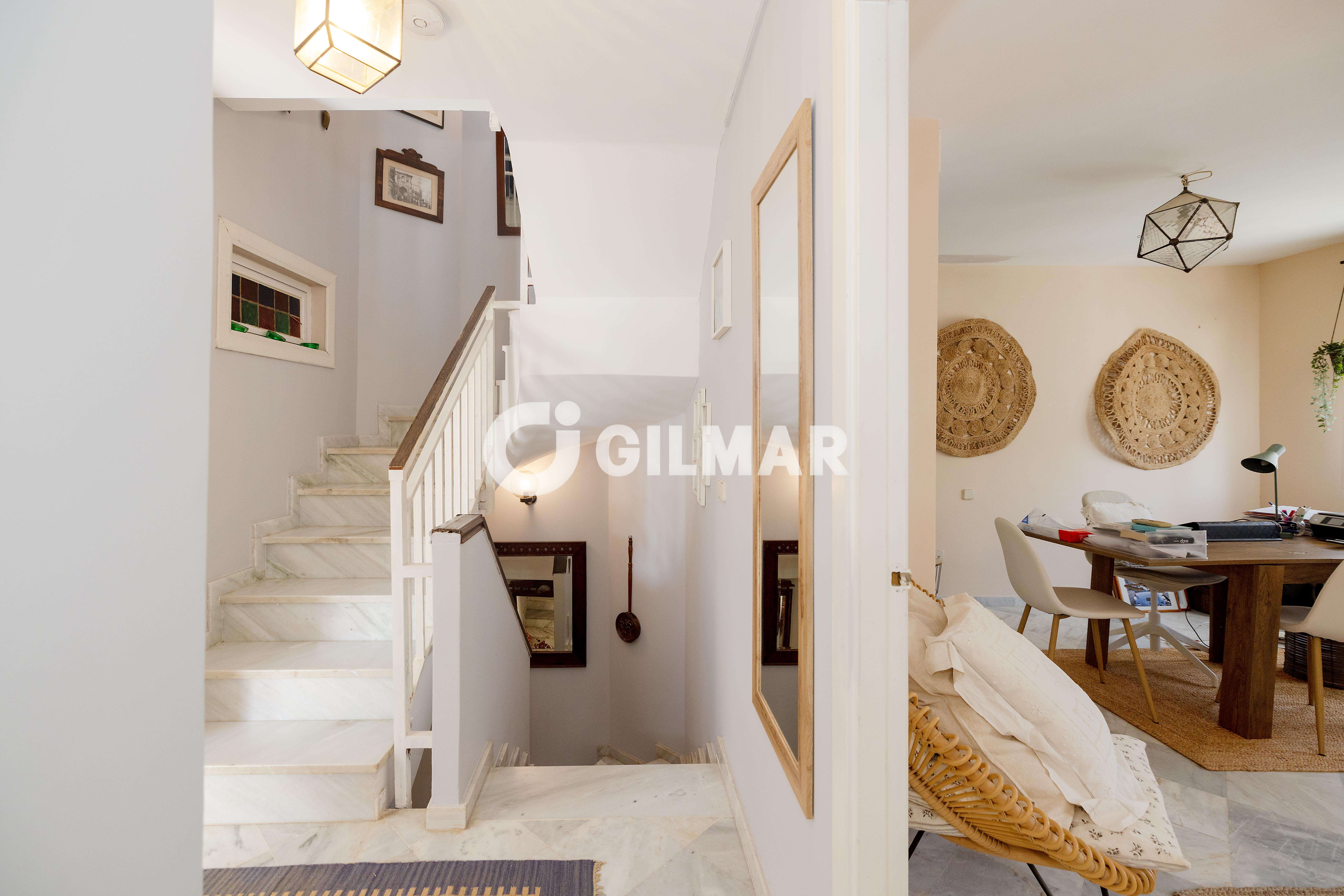 Photo of Semi-detached house