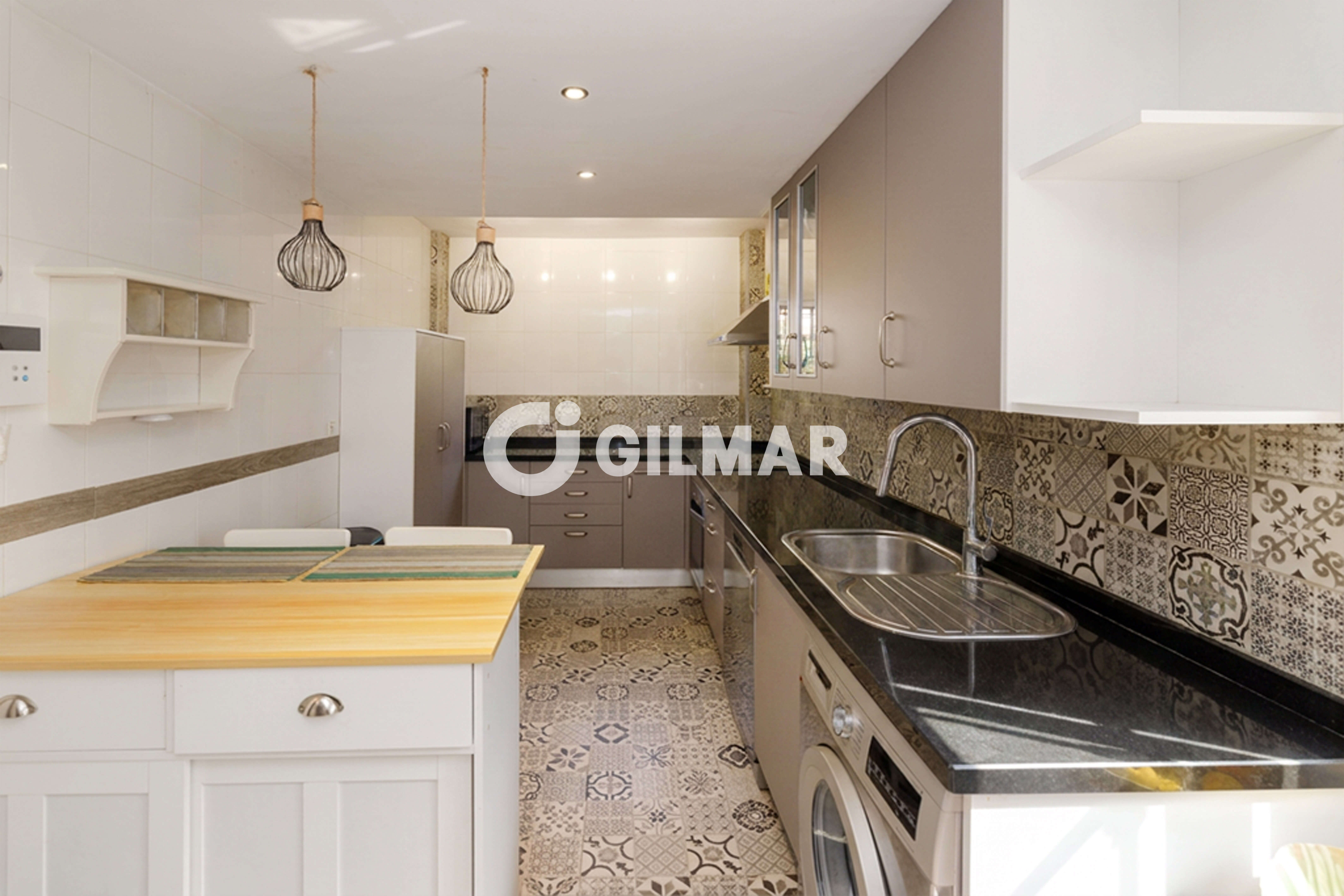 Photo of Semi-detached house