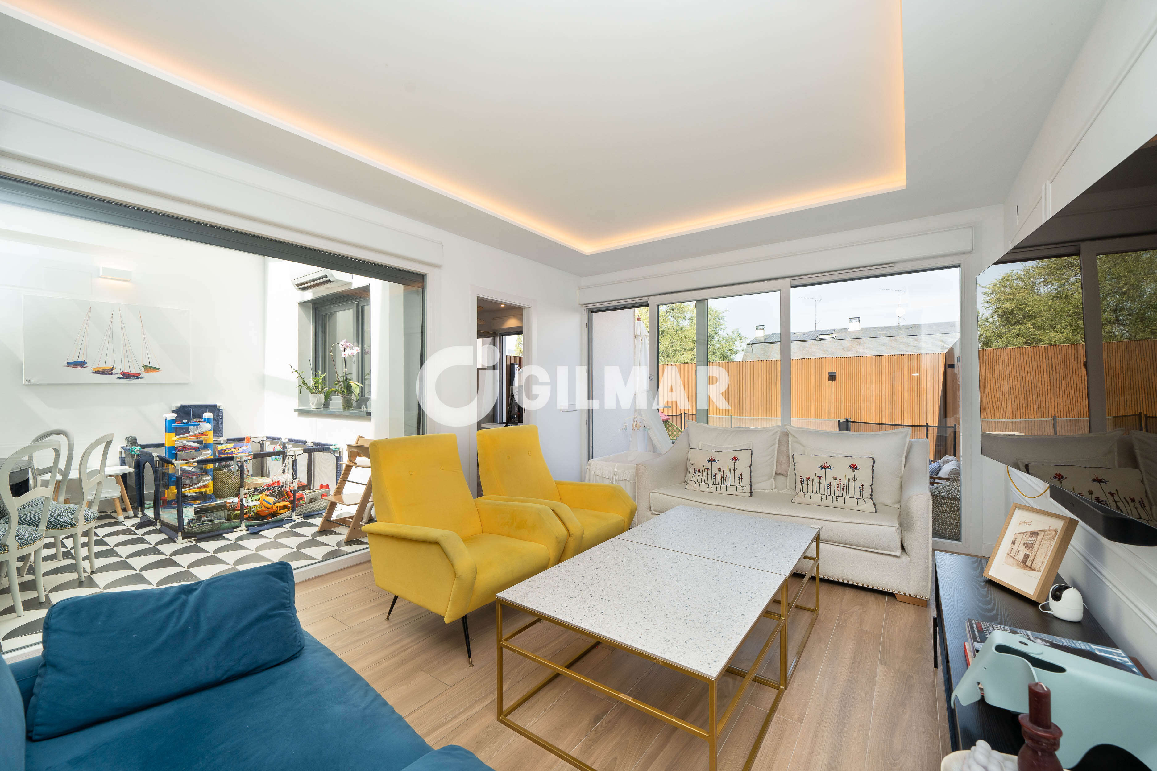 Photo of Semi-detached house
