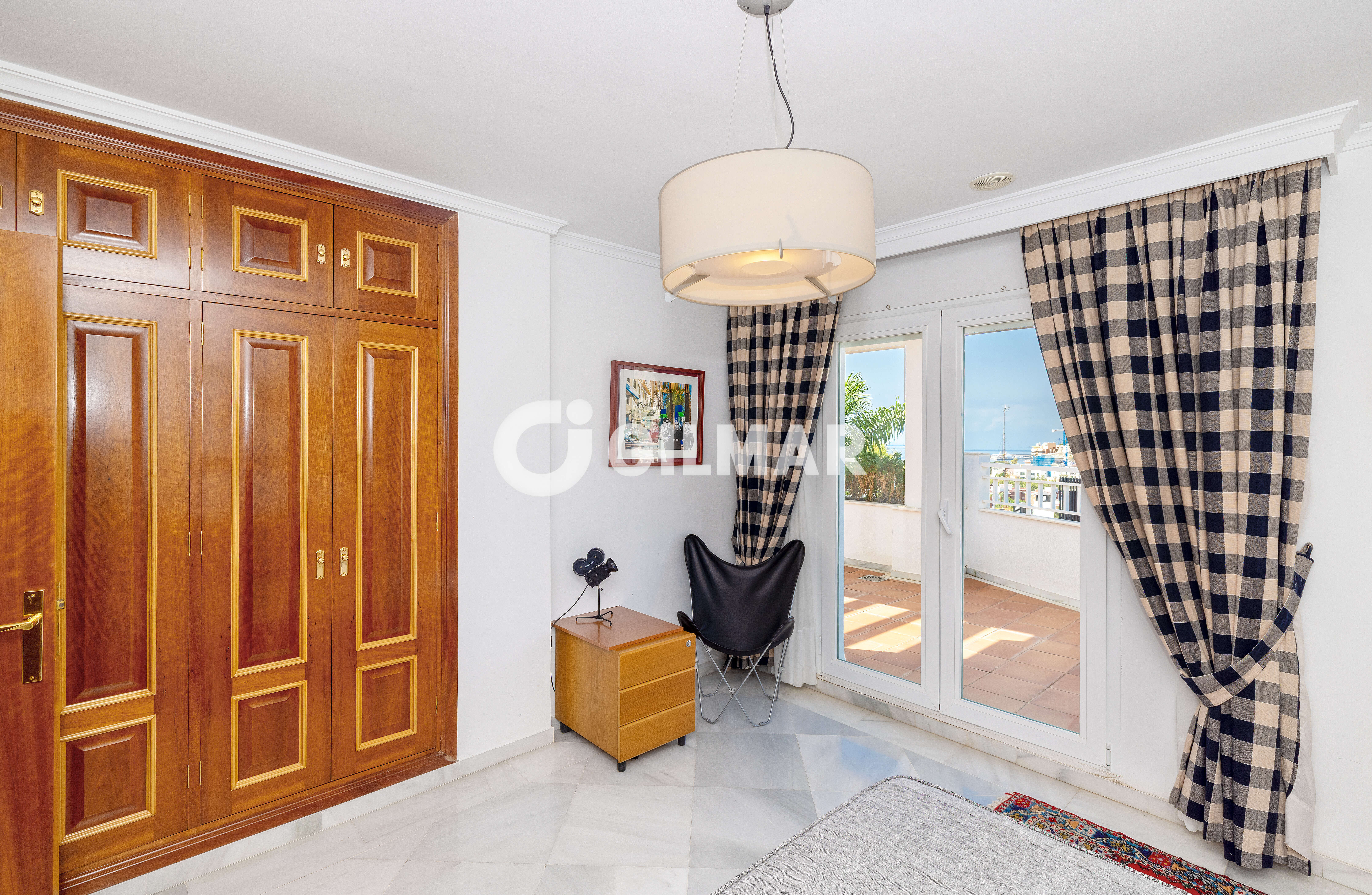 Photo of Semi-detached house