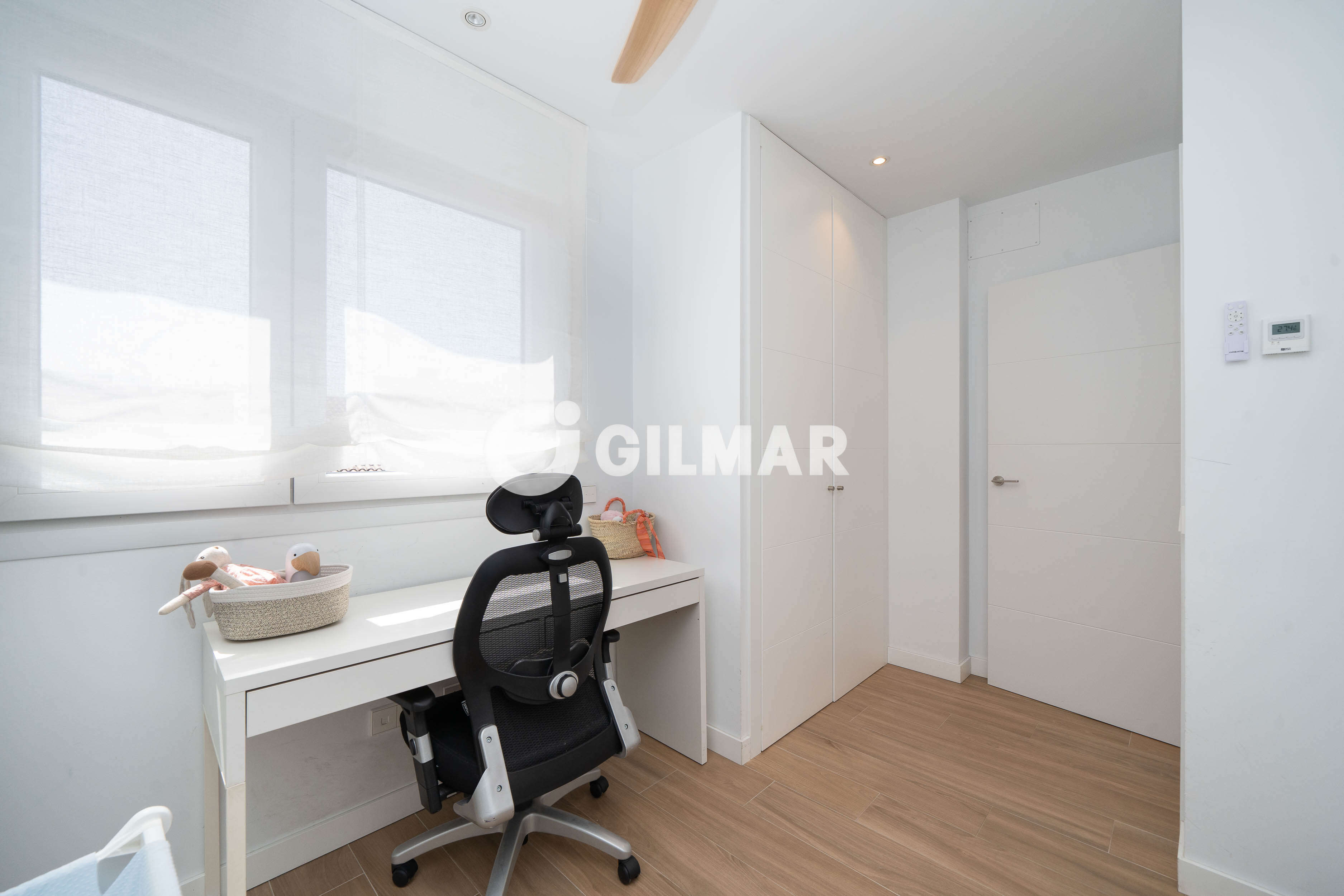 Photo of Semi-detached house