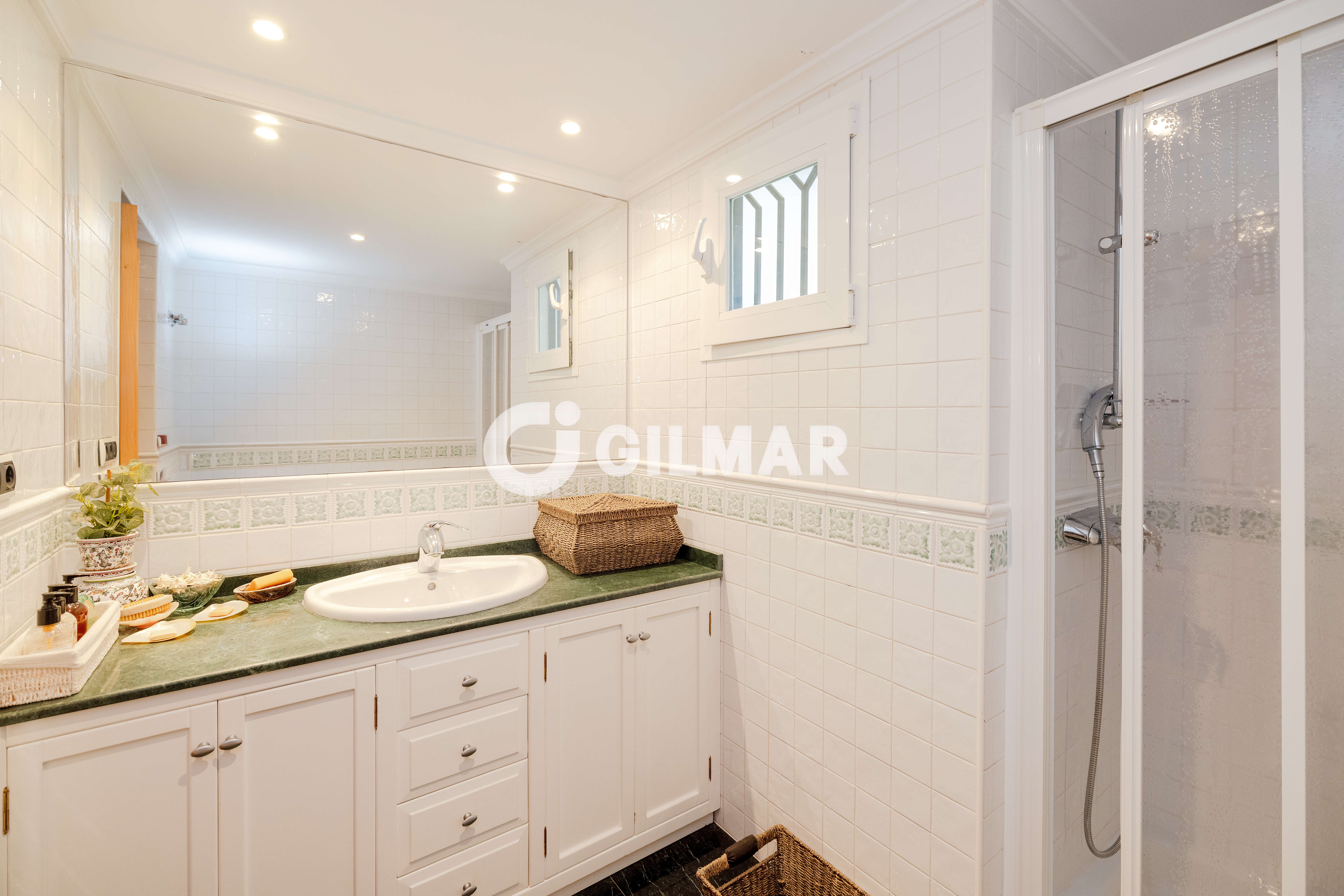 Photo of Semi-detached house