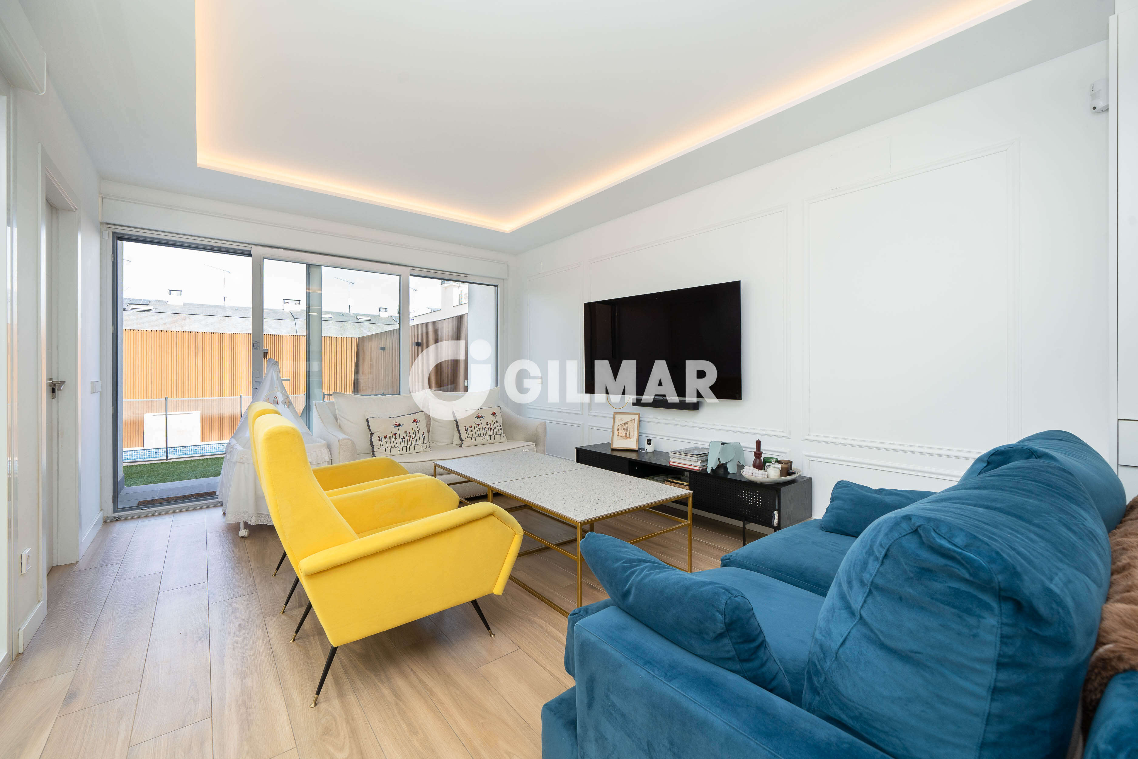 Photo of Semi-detached house
