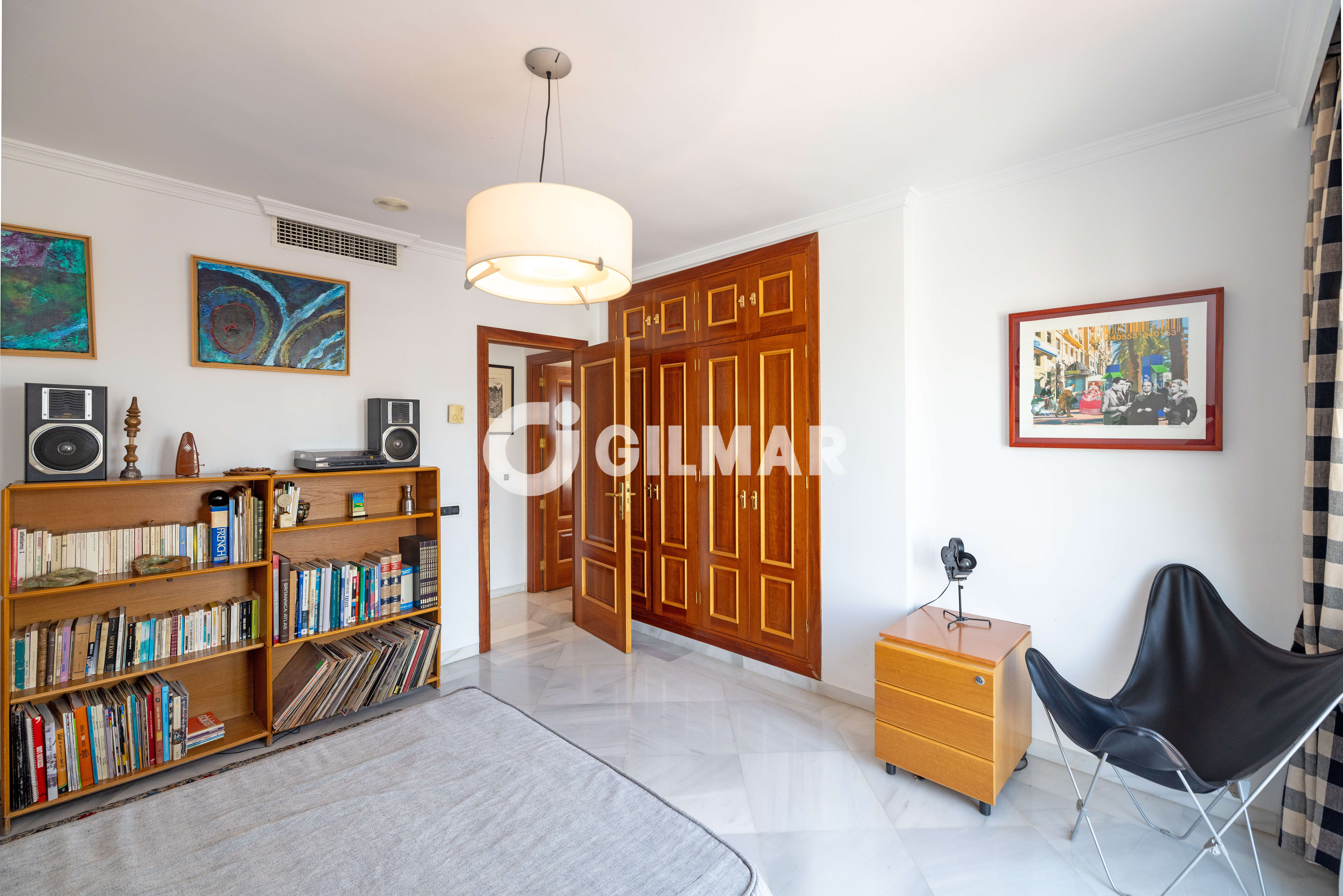 Photo of Semi-detached house