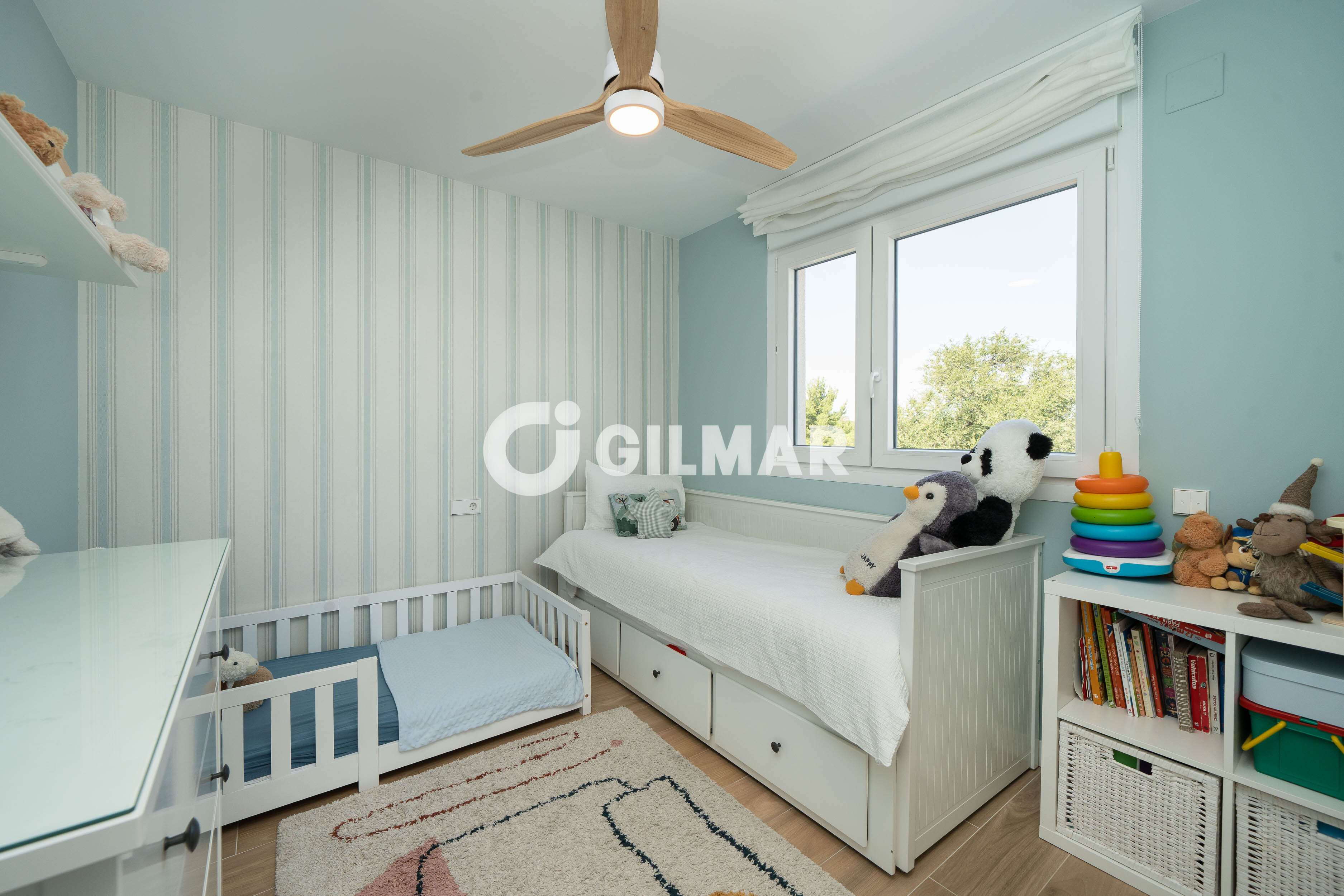 Photo of Semi-detached house