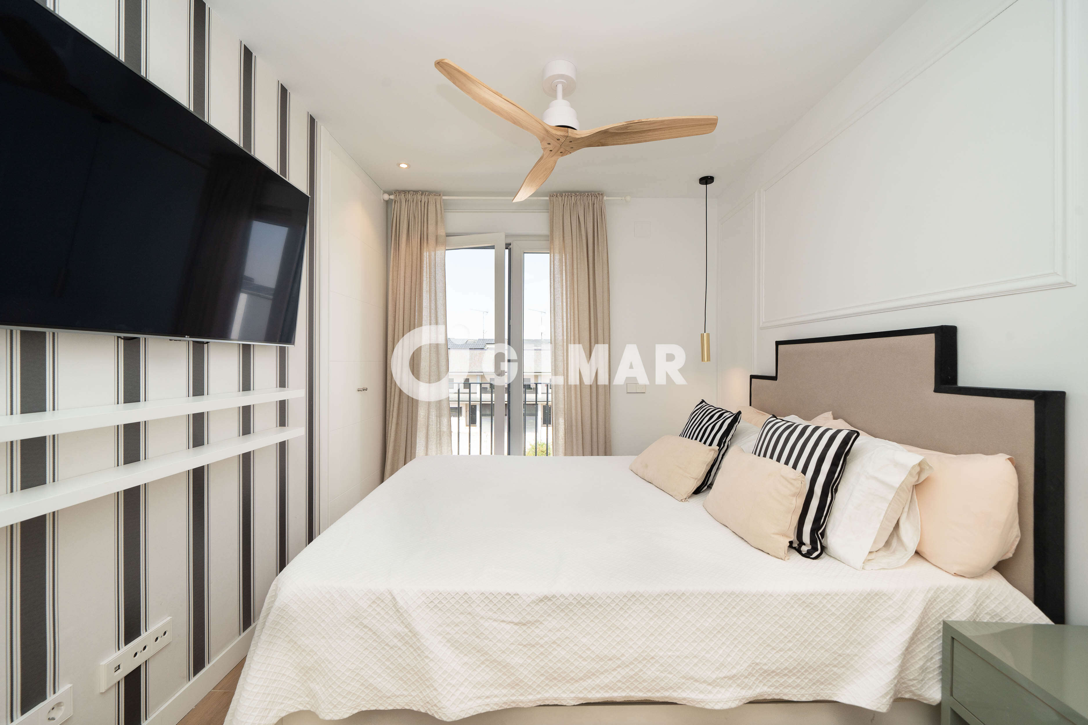 Photo of Semi-detached house