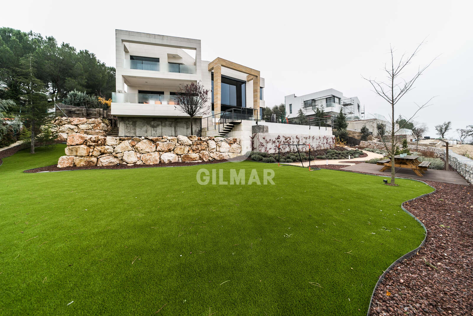 Property slider Gilmar