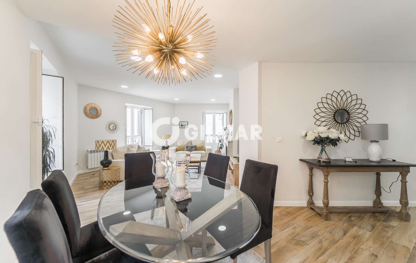 Property slider Gilmar