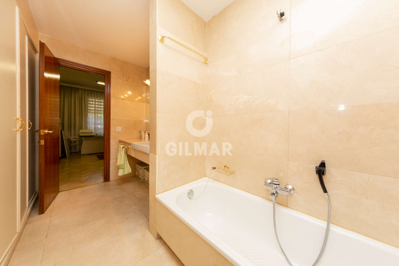 Property slider Gilmar