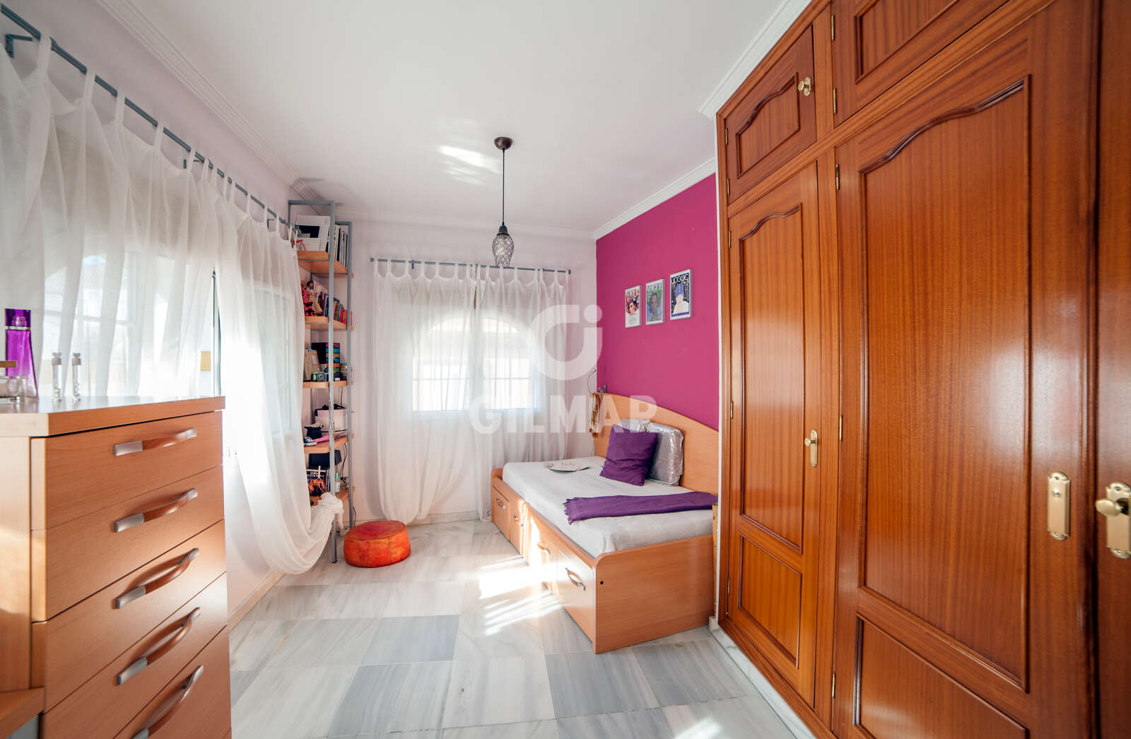 Property slider Gilmar