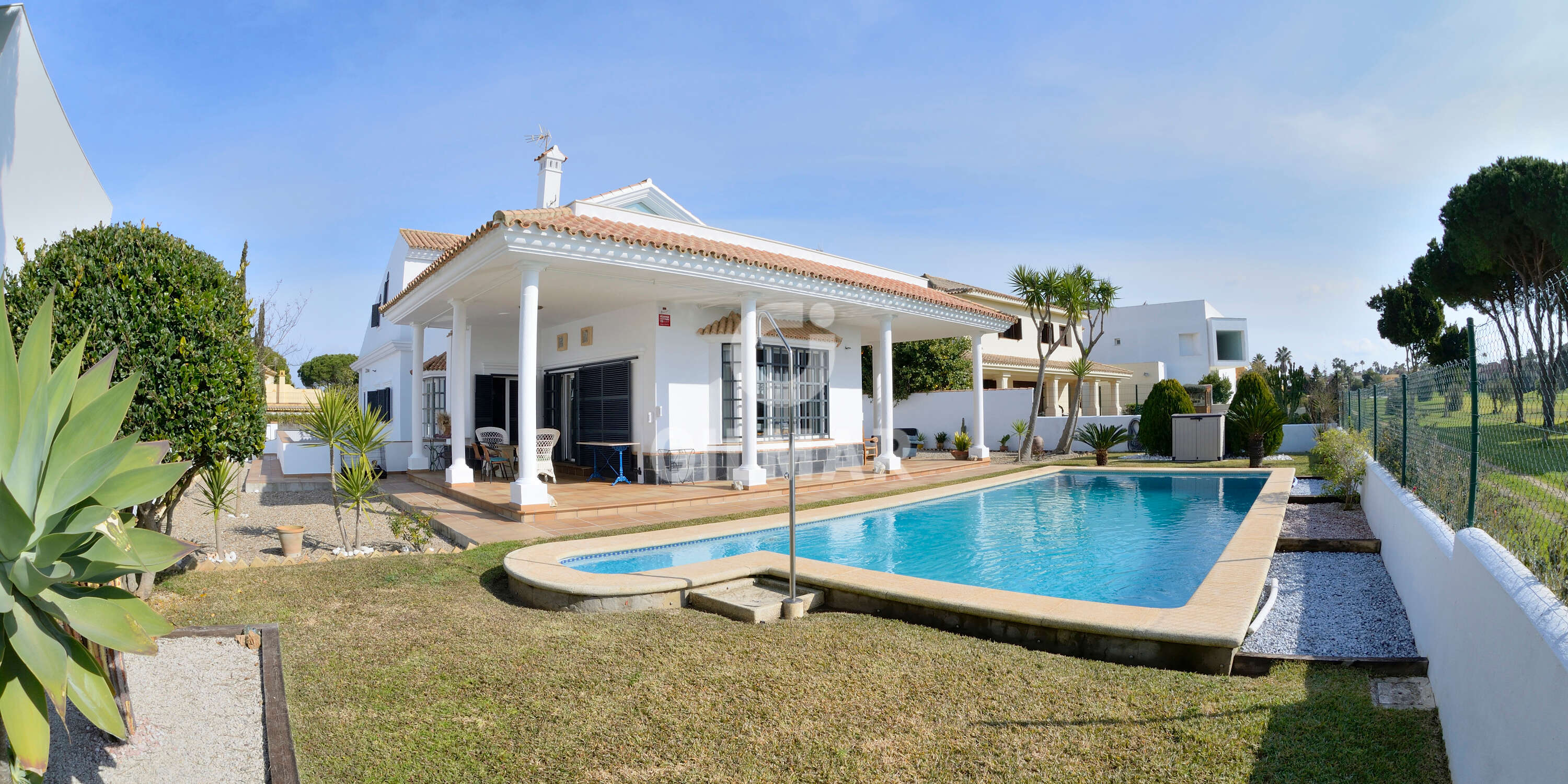 Chalet Independiente En Venta En Chiclana De La Frontera Cádiz