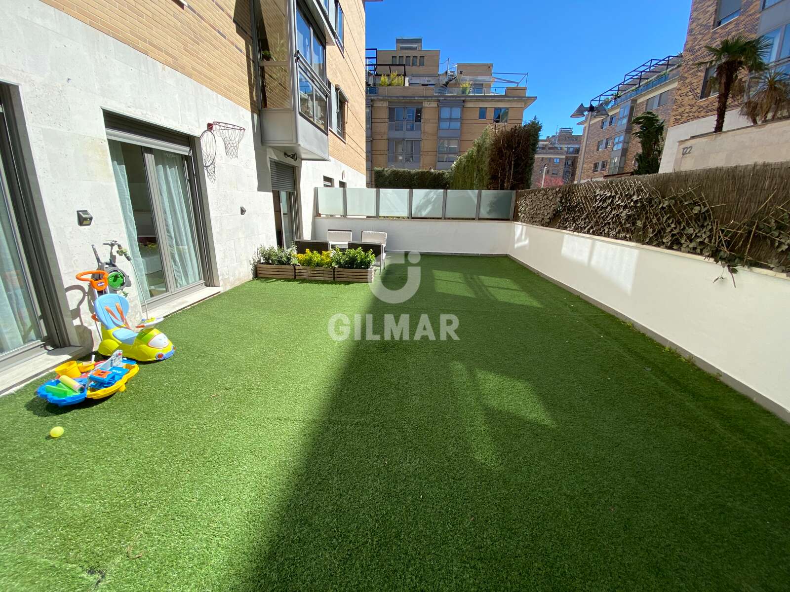 Property slider Gilmar