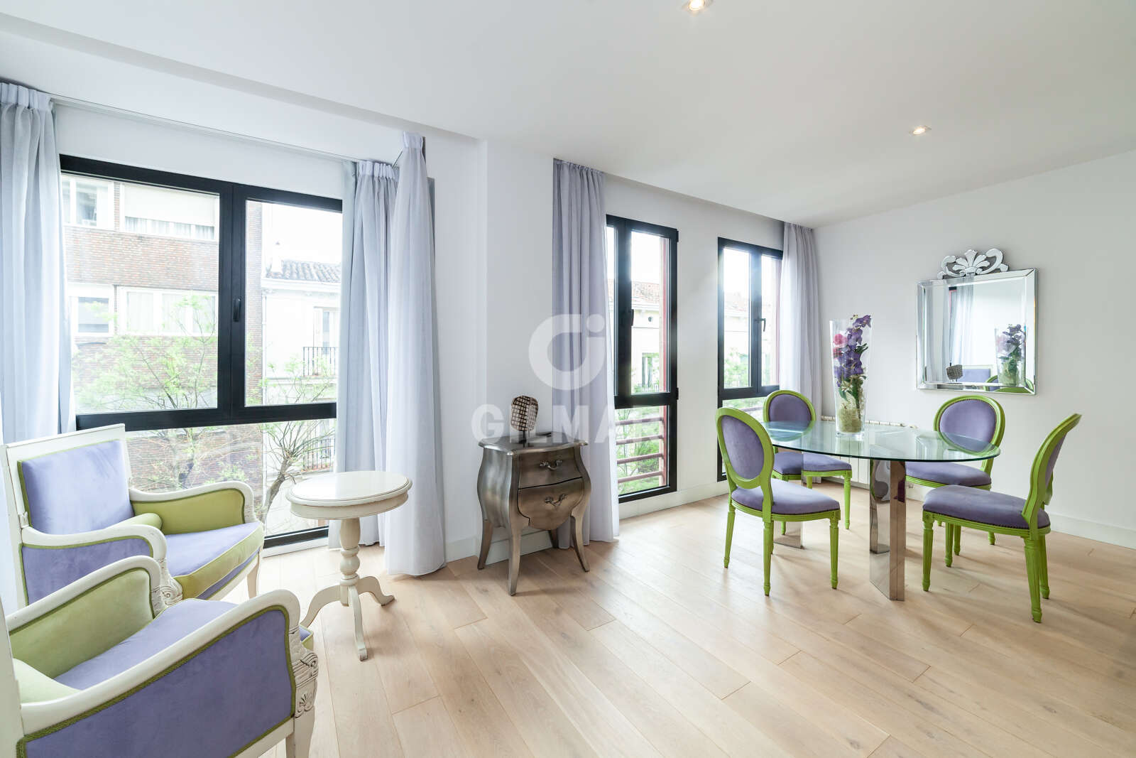 Property slider Gilmar