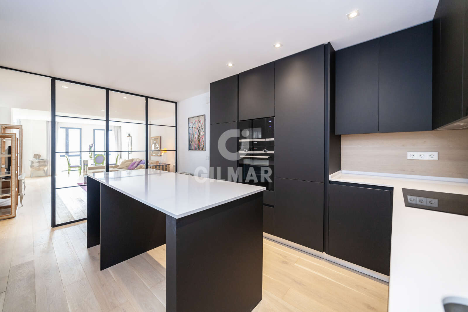 Property slider Gilmar
