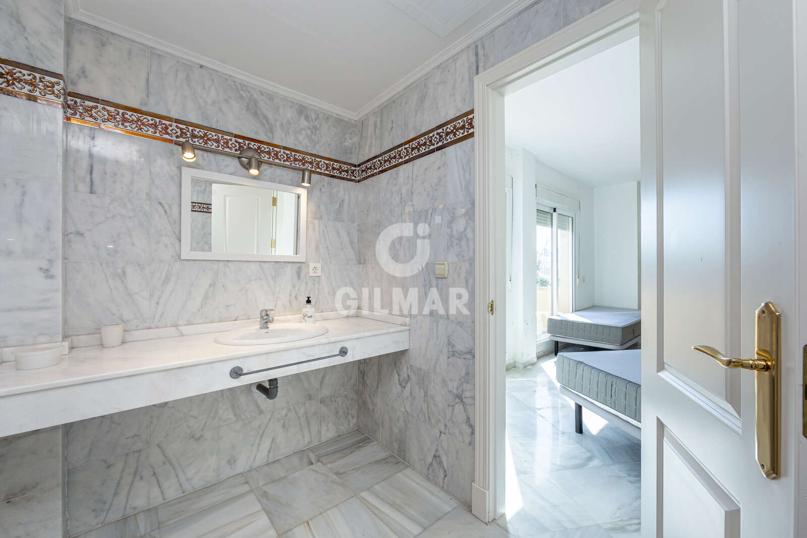 Property slider Gilmar