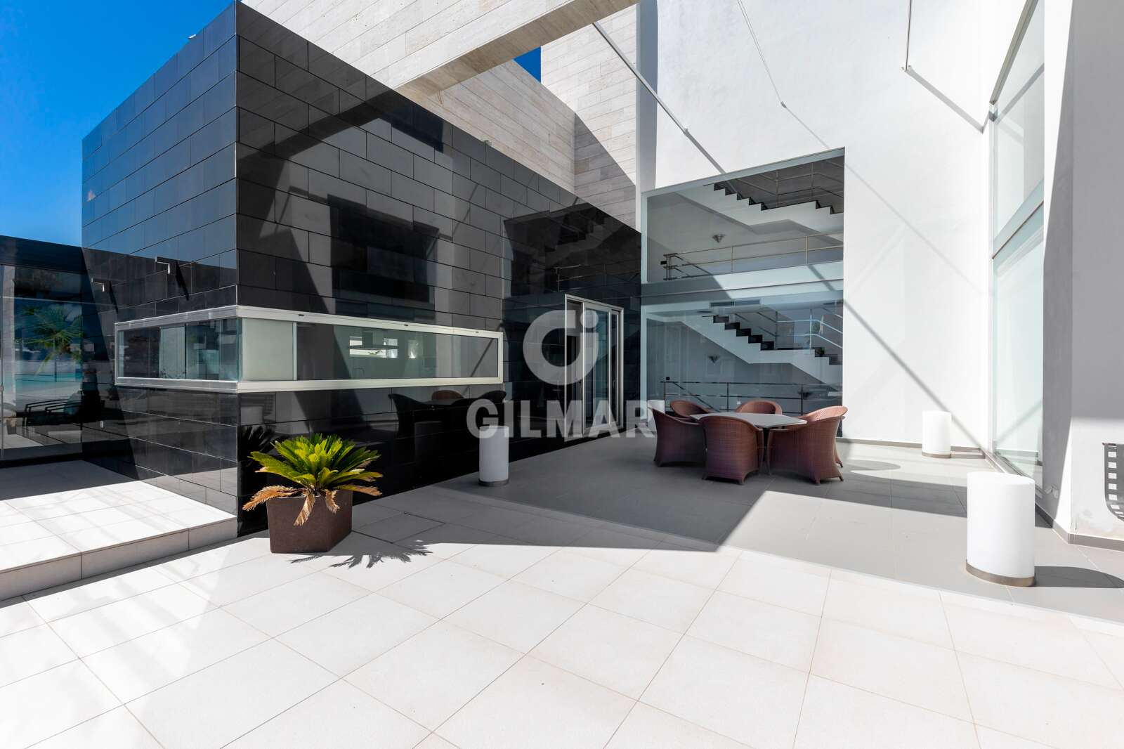 Property slider Gilmar