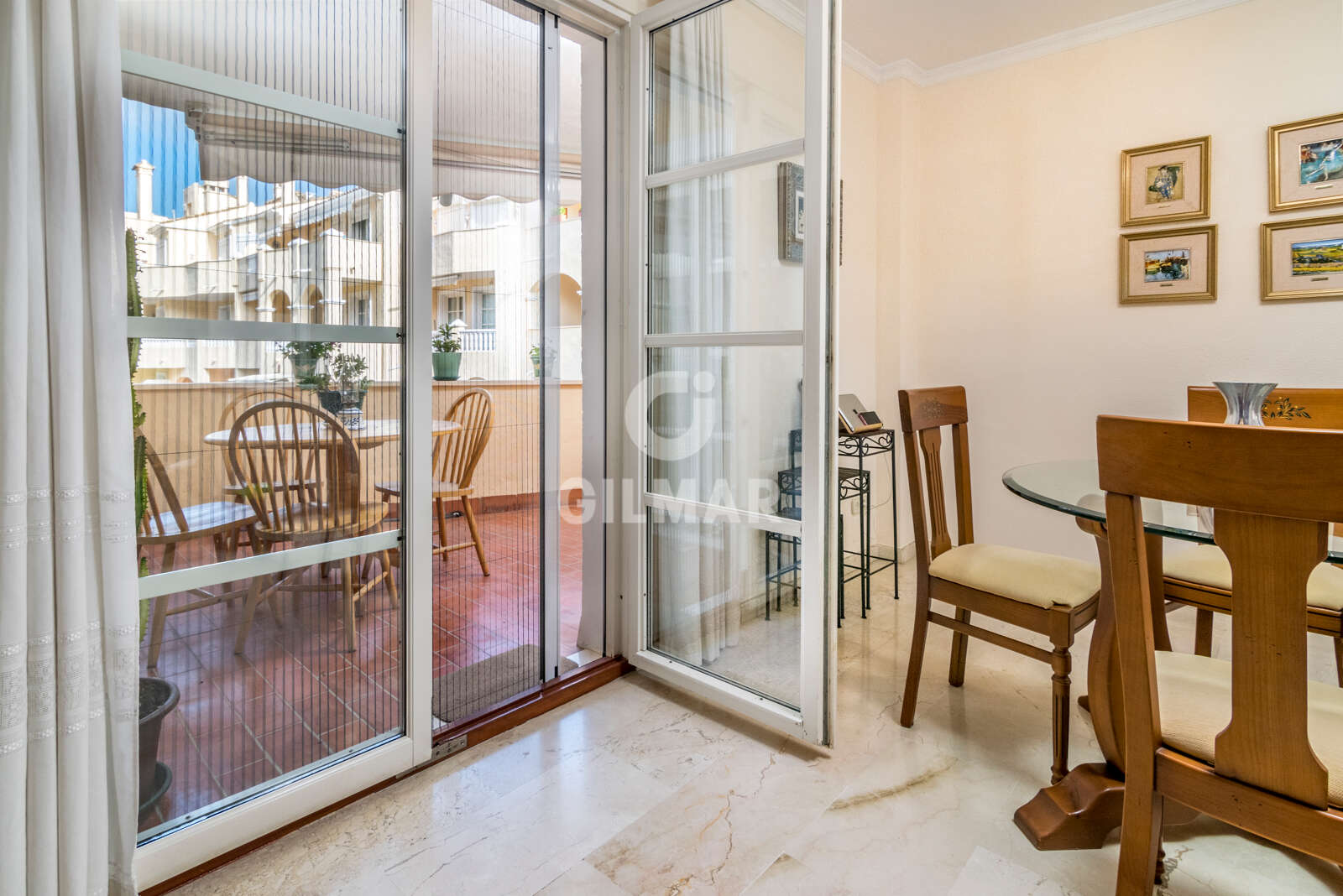 Property slider Gilmar