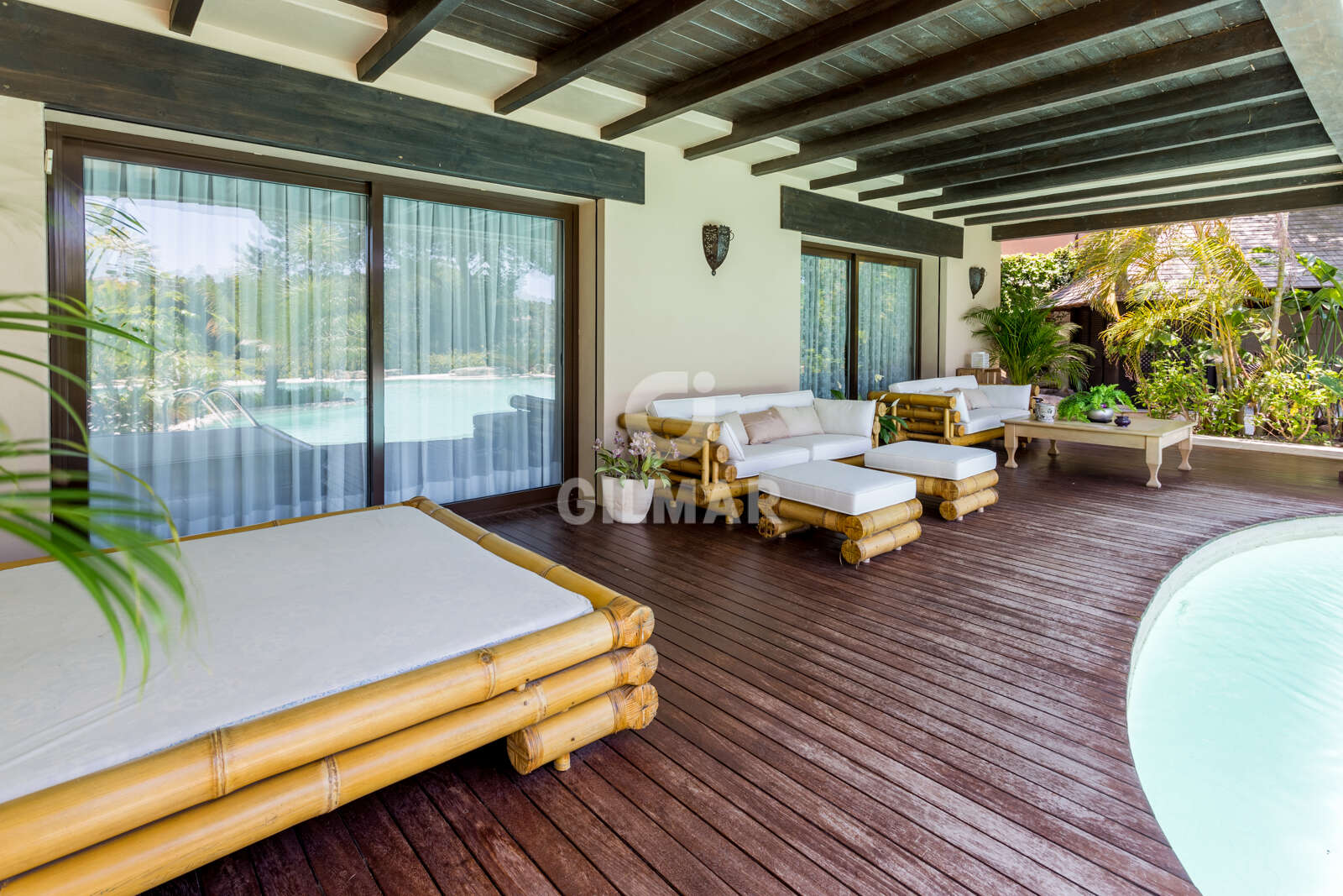 Property slider Gilmar