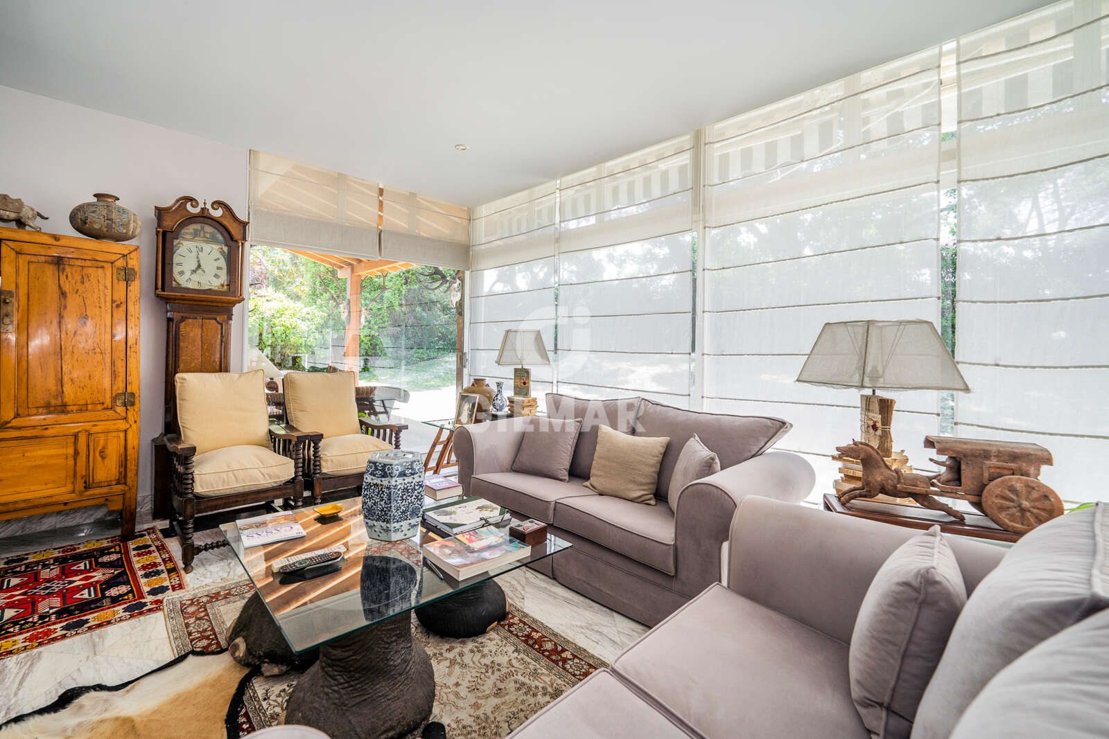 Property slider Gilmar