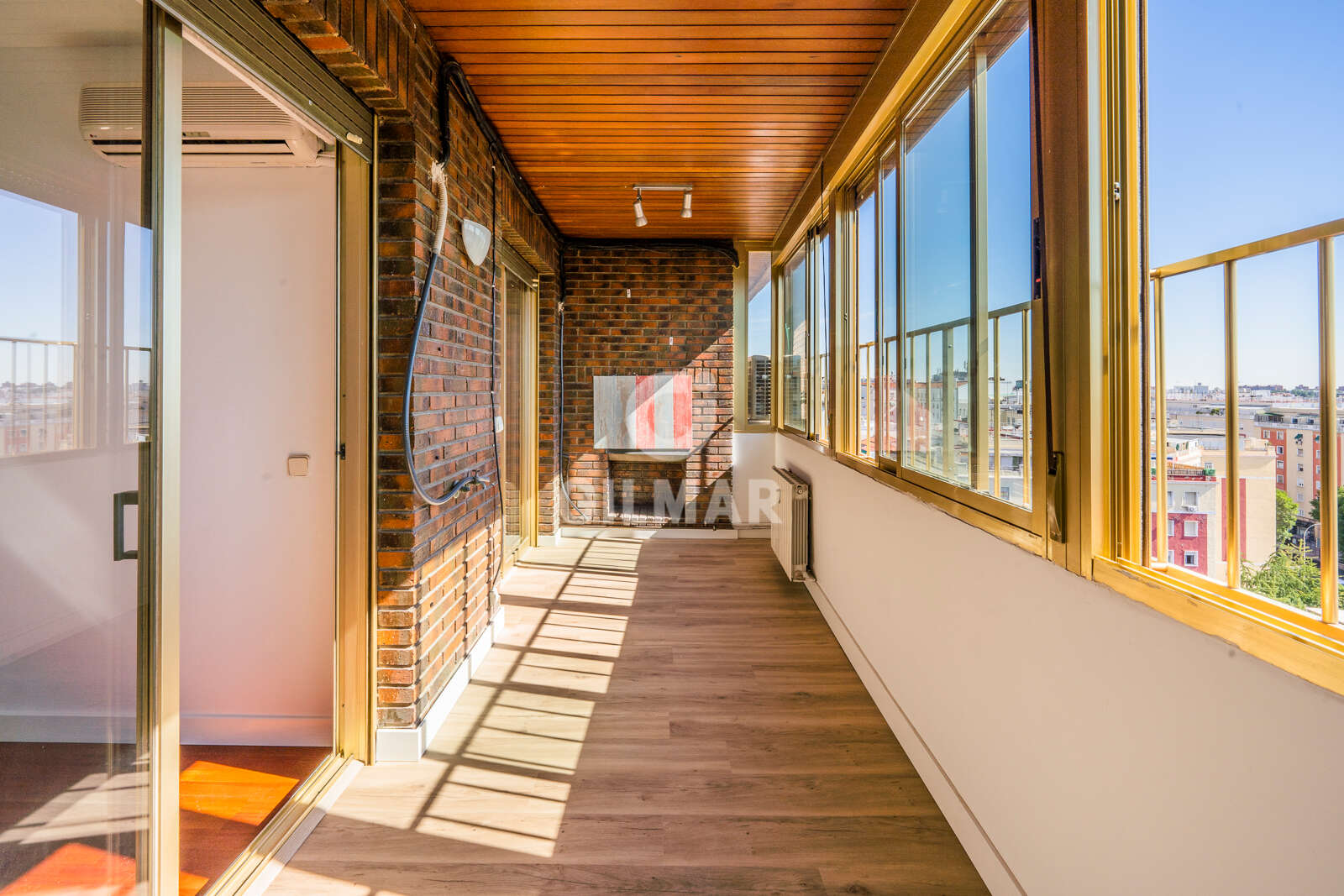 Property slider Gilmar