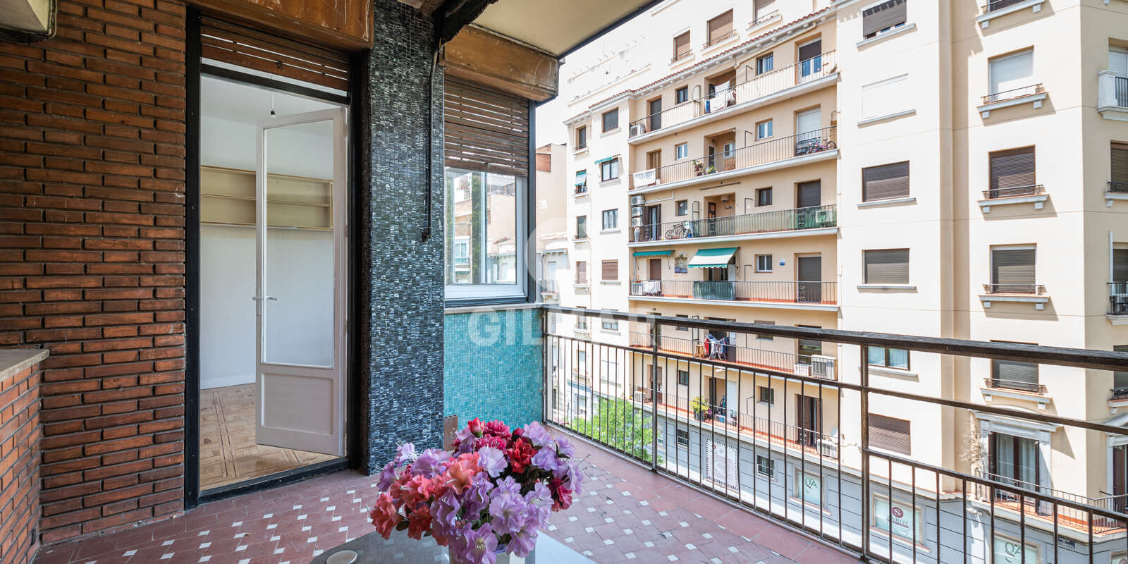 Property slider Gilmar