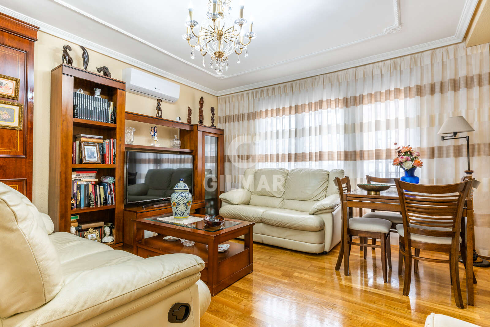 Property slider Gilmar