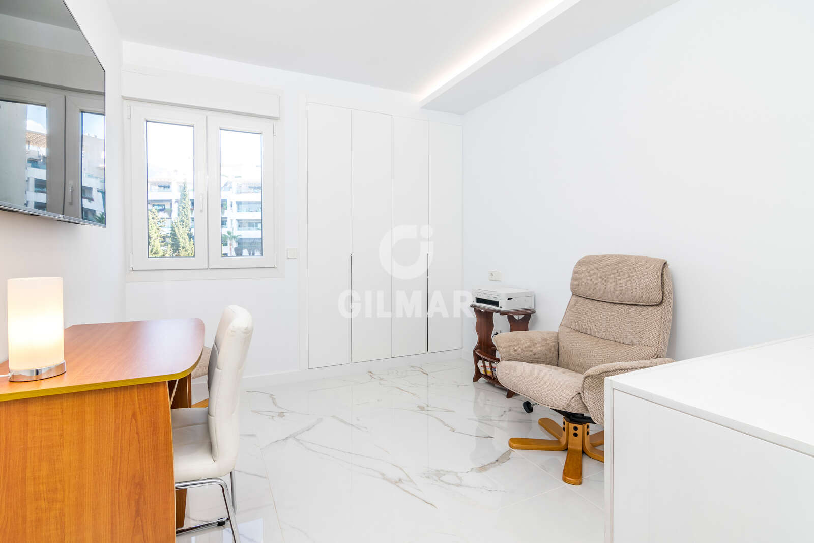Property slider Gilmar