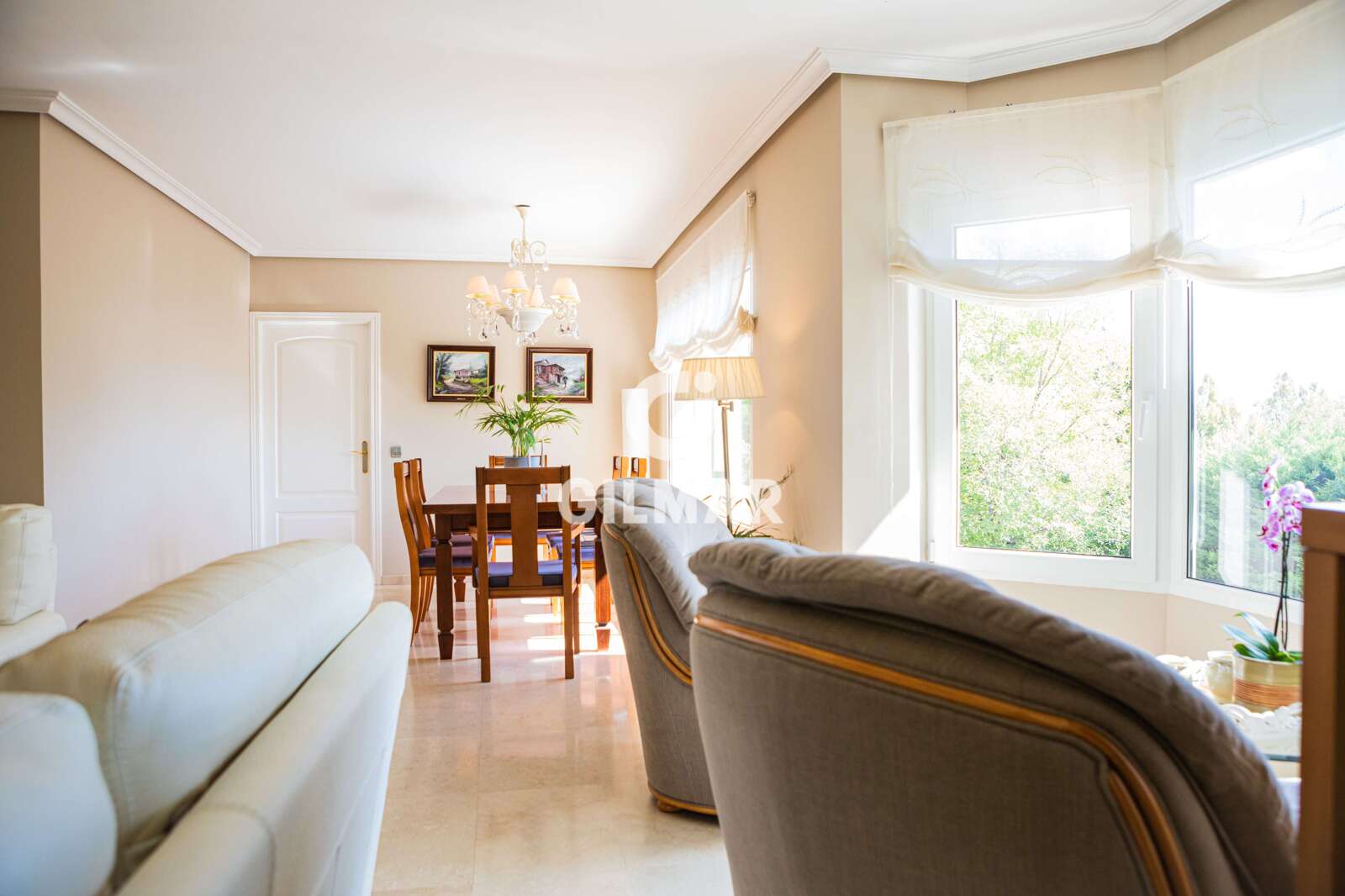 Property slider Gilmar