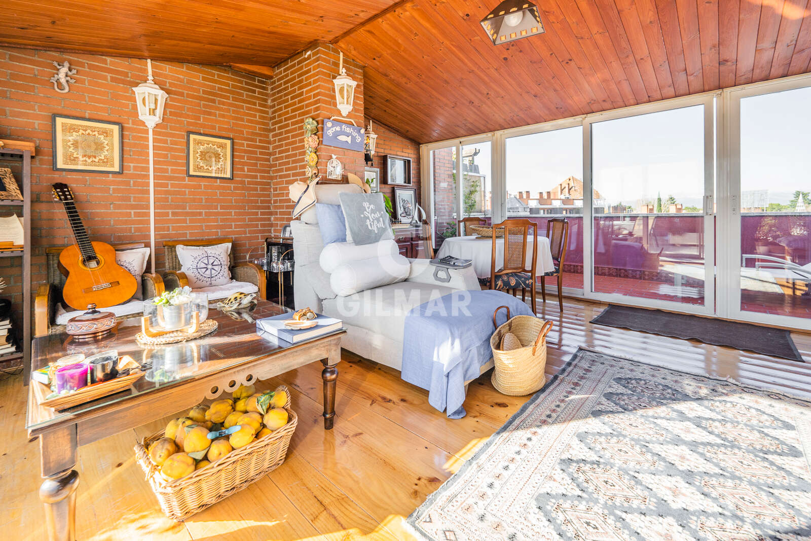 Property slider Gilmar