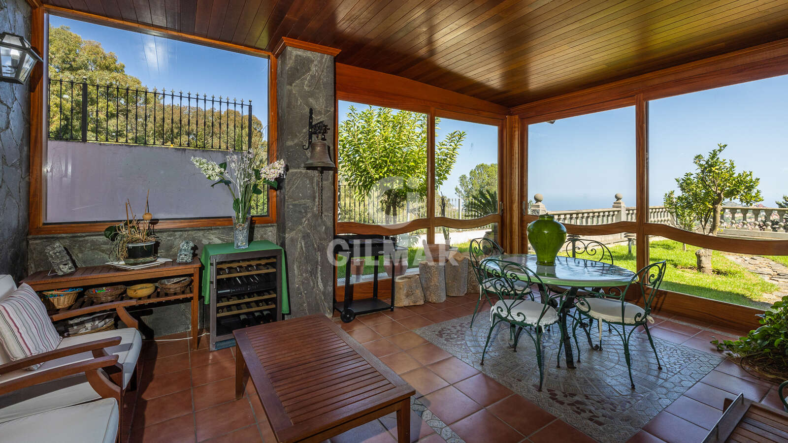 Property slider Gilmar