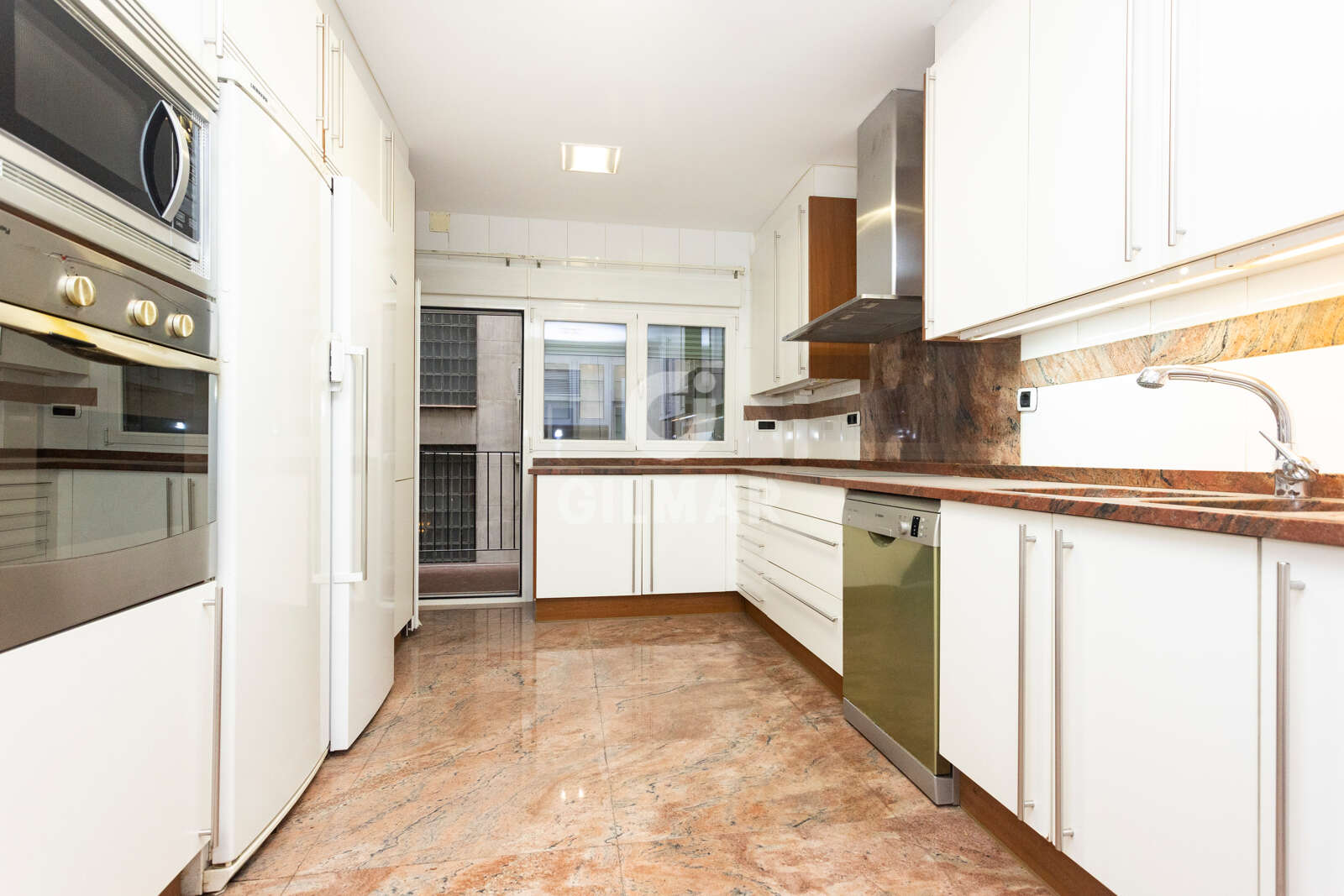 Property slider Gilmar