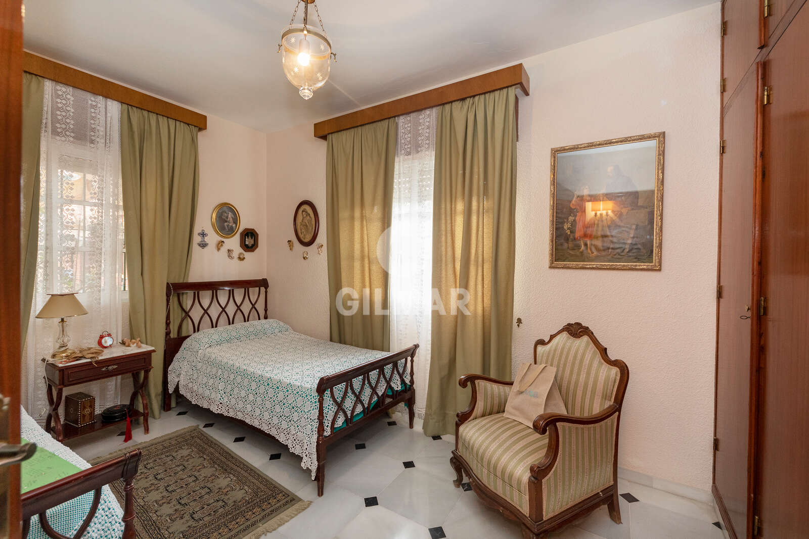 Property slider Gilmar
