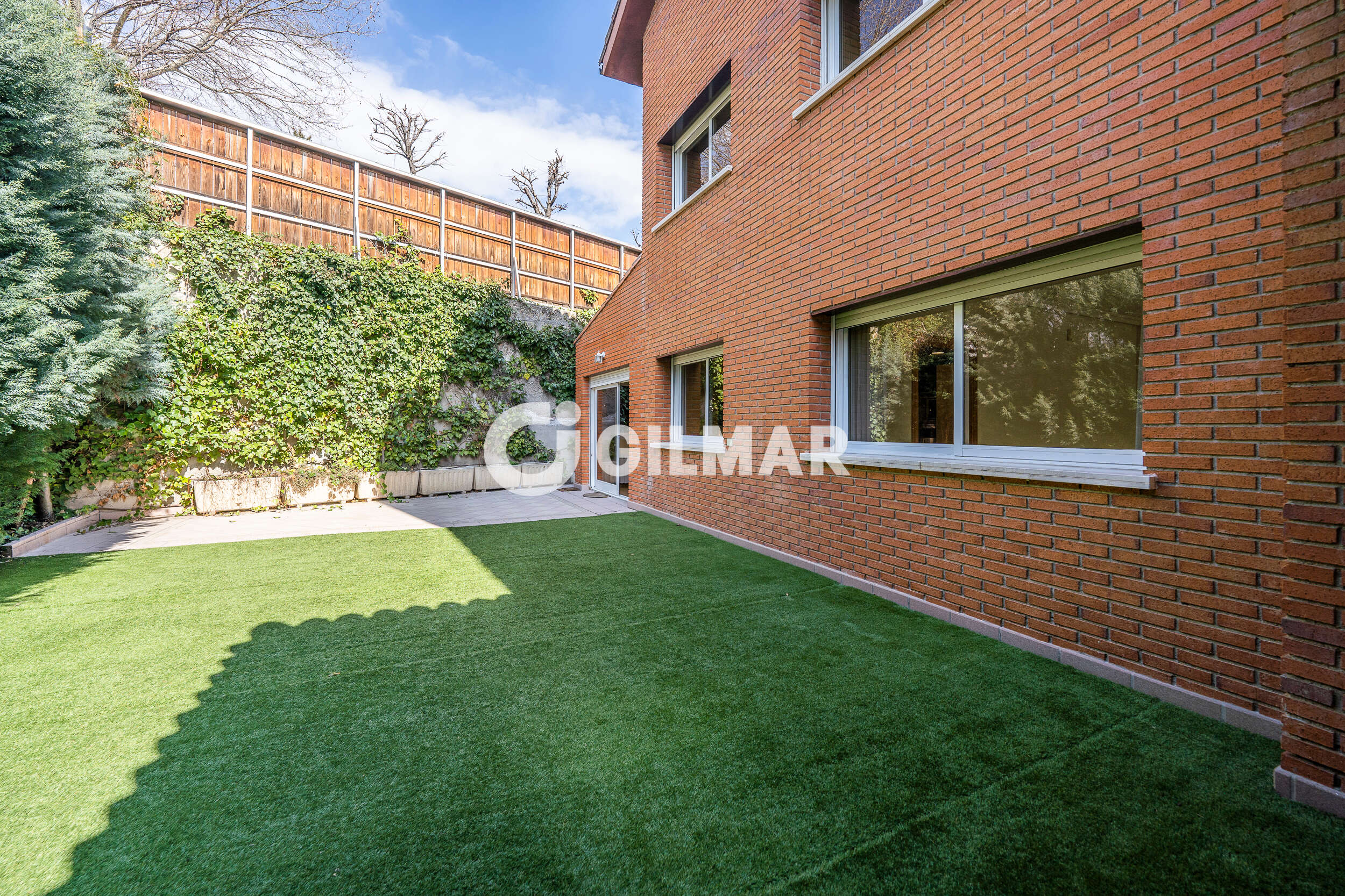 Conde Orgaz, Madrid