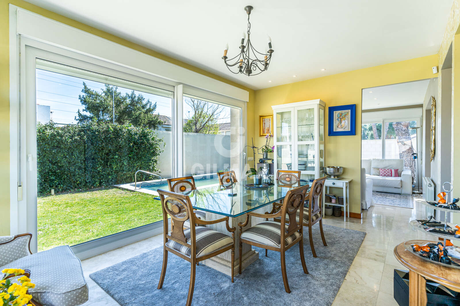 Property slider Gilmar