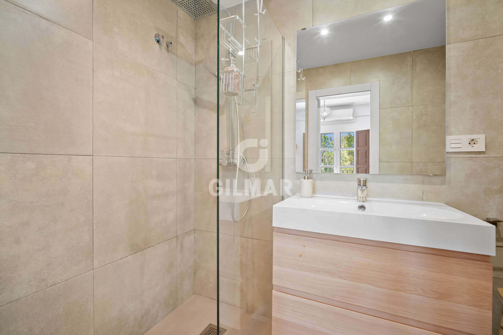 Property slider Gilmar
