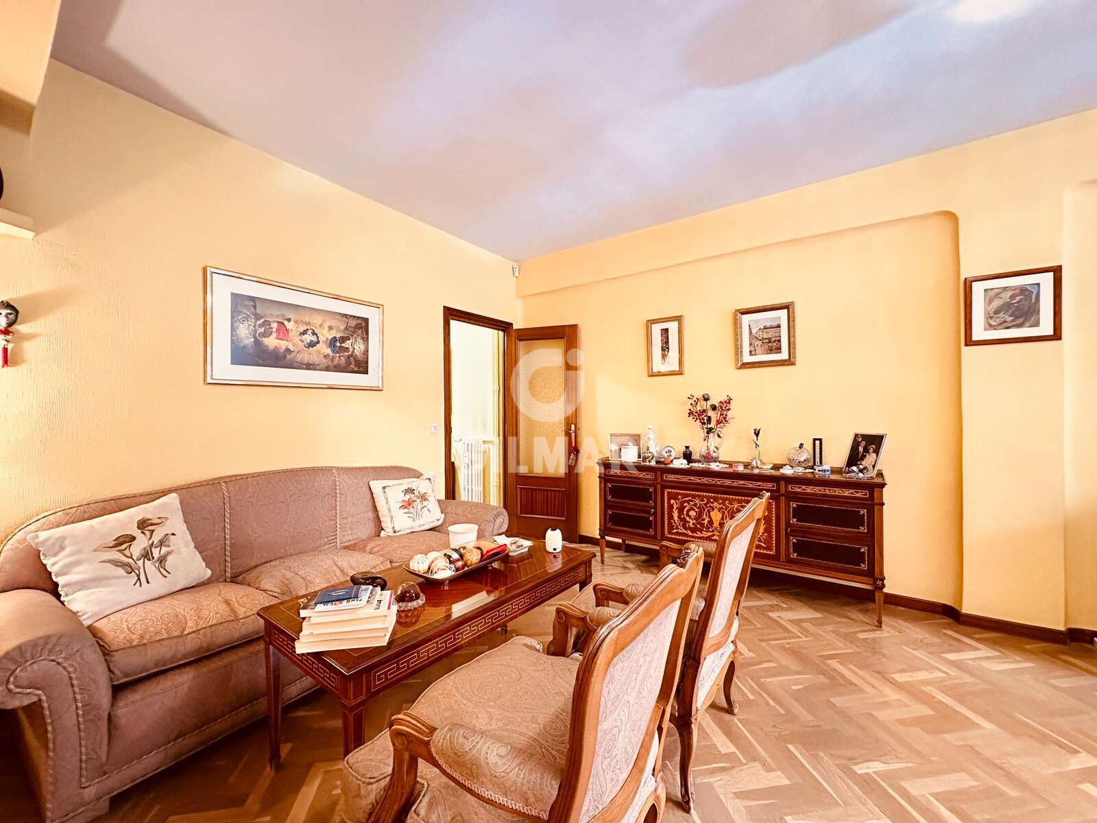 Property slider Gilmar
