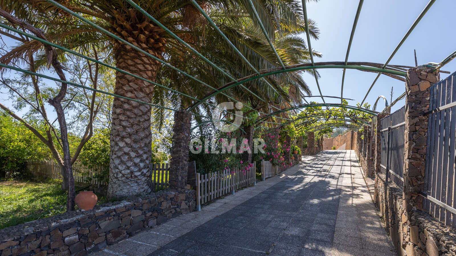 Property slider Gilmar