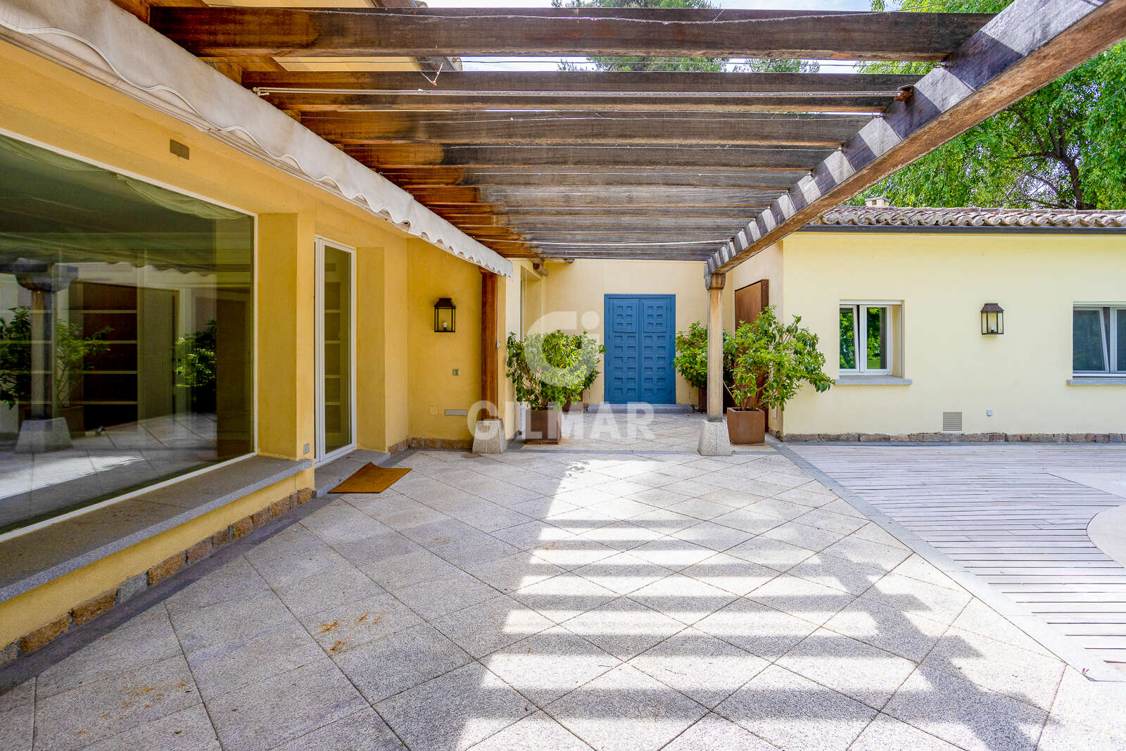 Property slider Gilmar