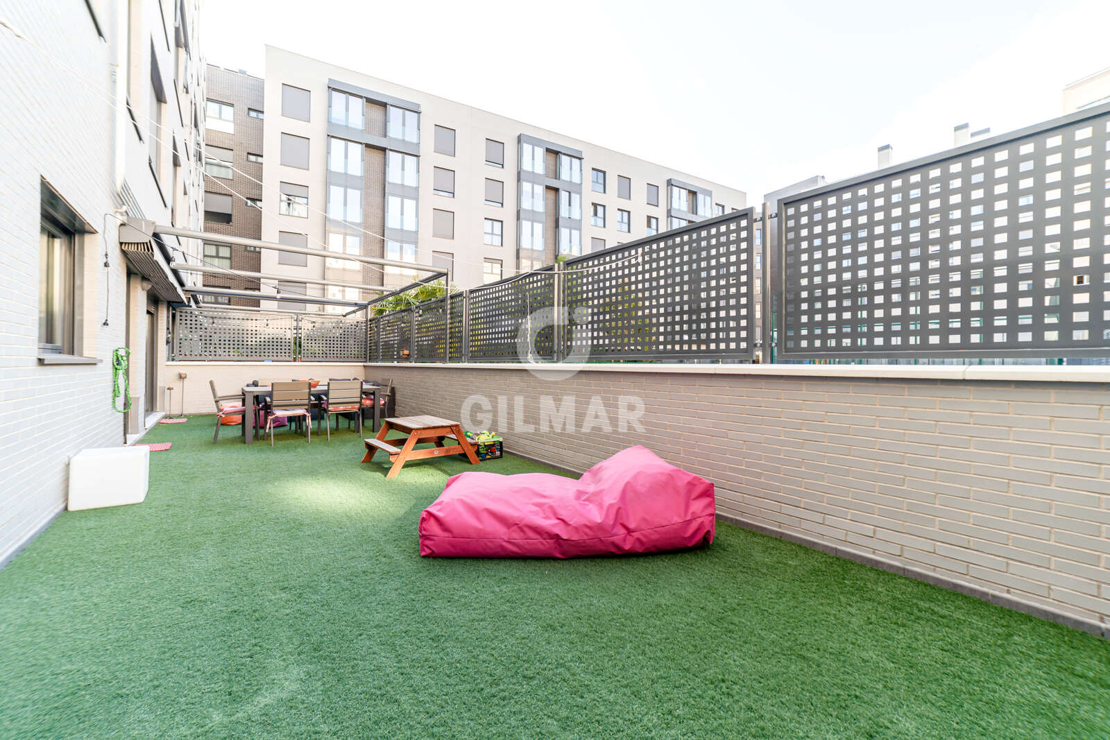 Property slider Gilmar