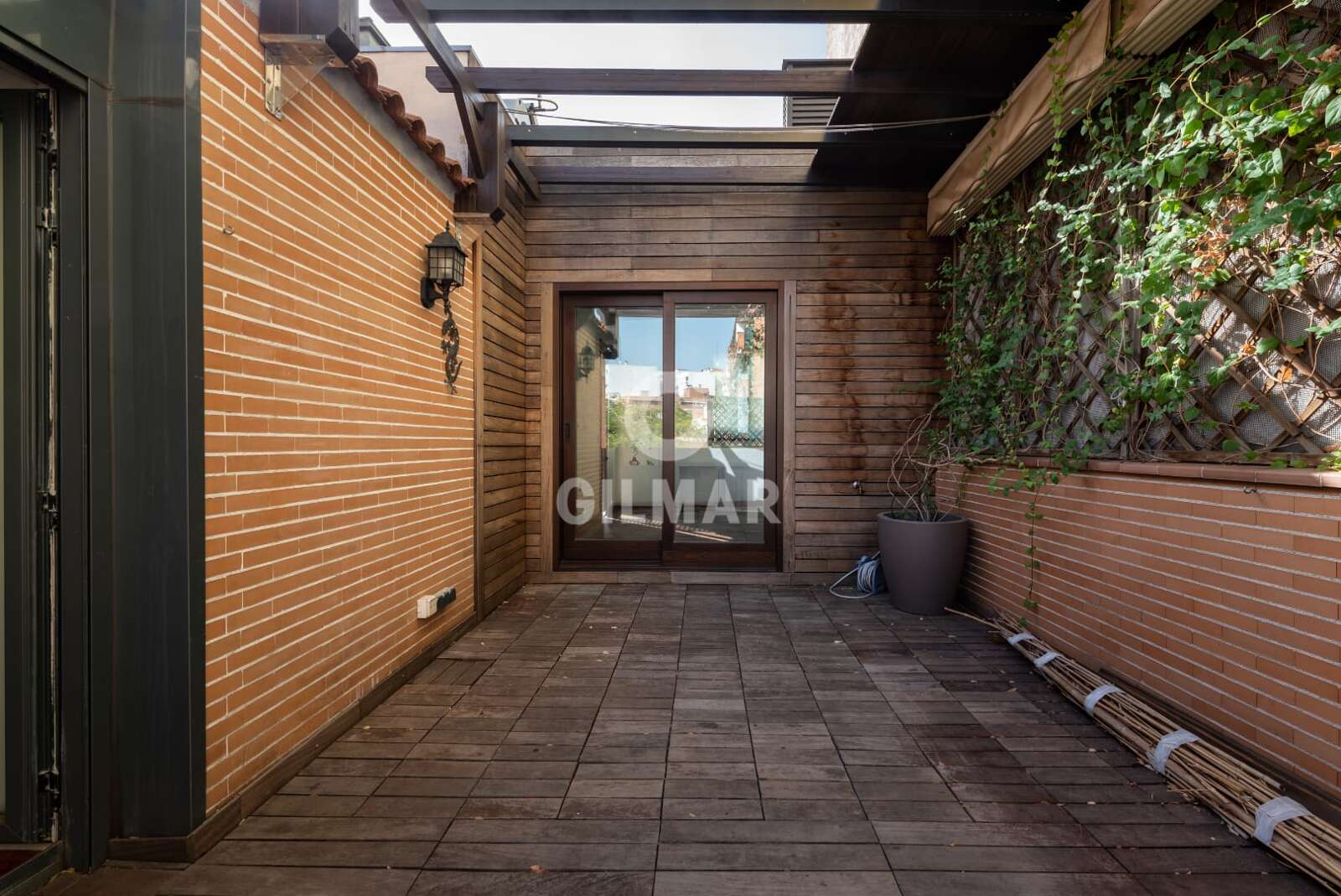 Property slider Gilmar