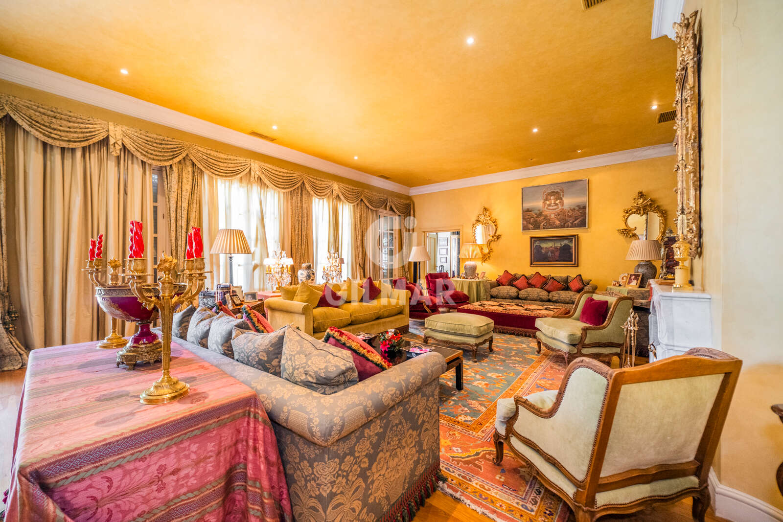 Property slider Gilmar