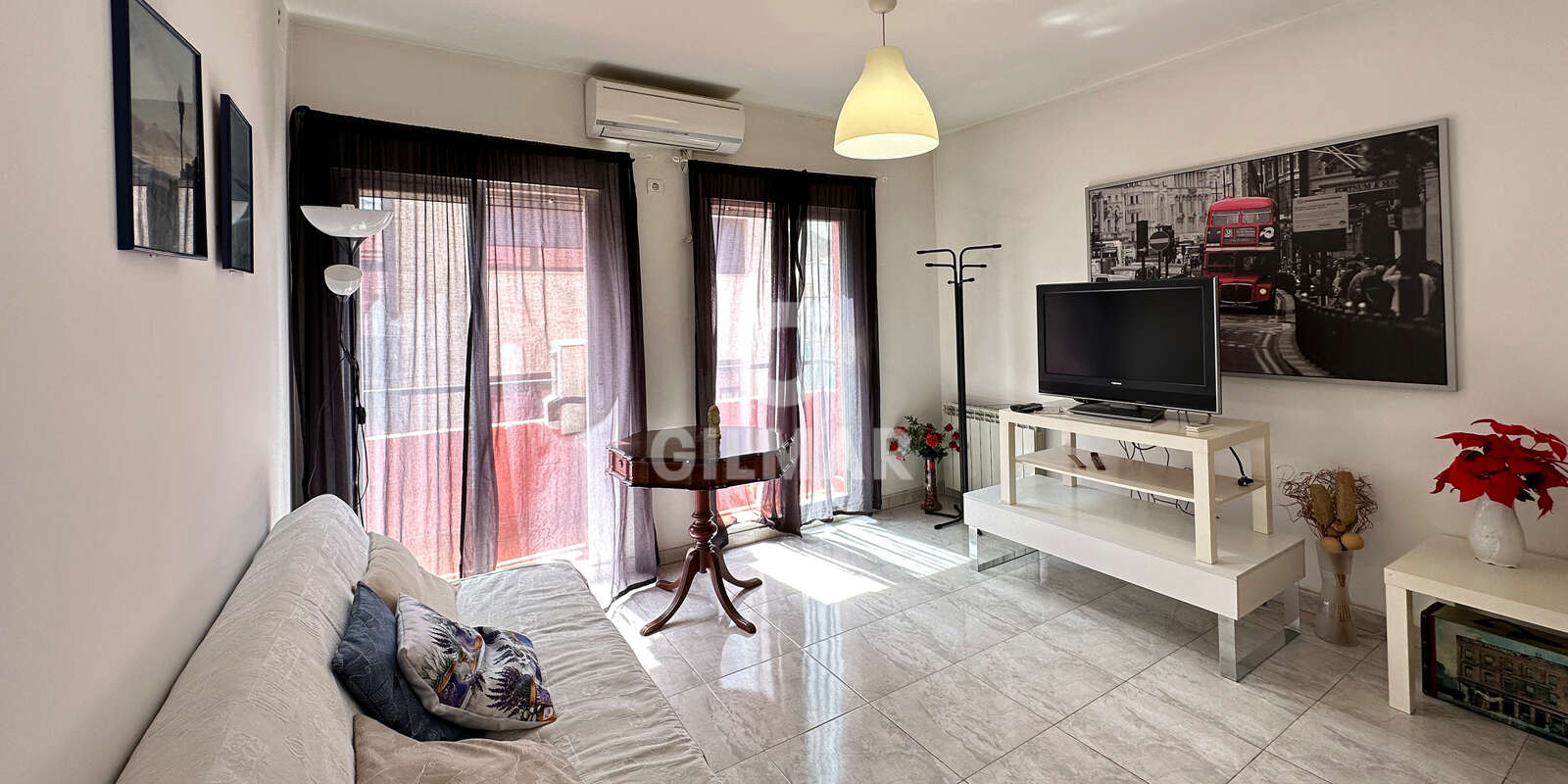 Property slider Gilmar