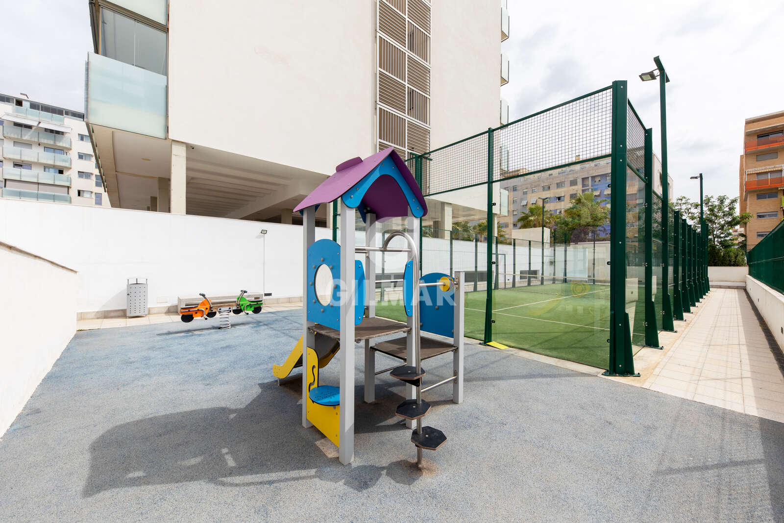 Property slider Gilmar