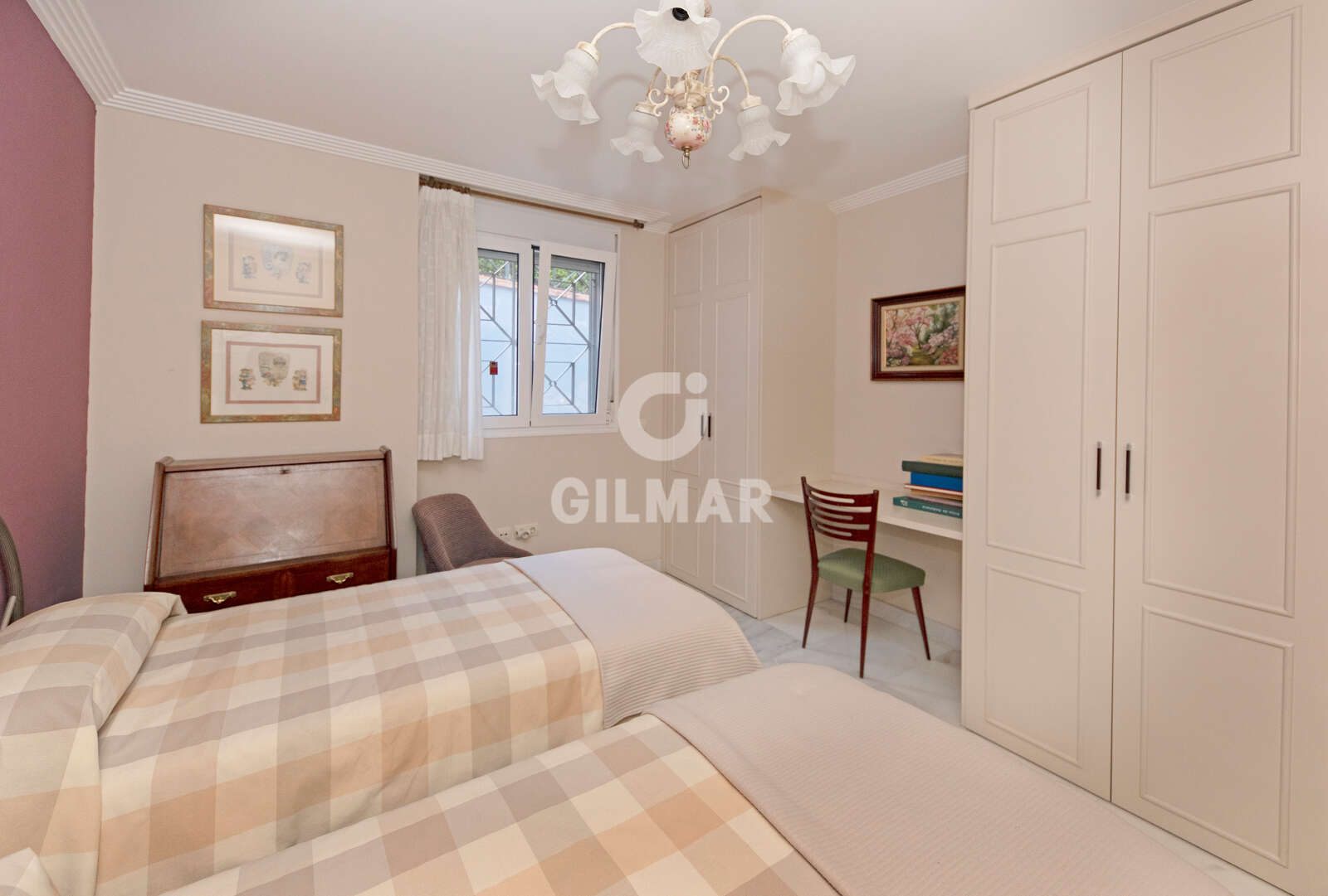 Property slider Gilmar