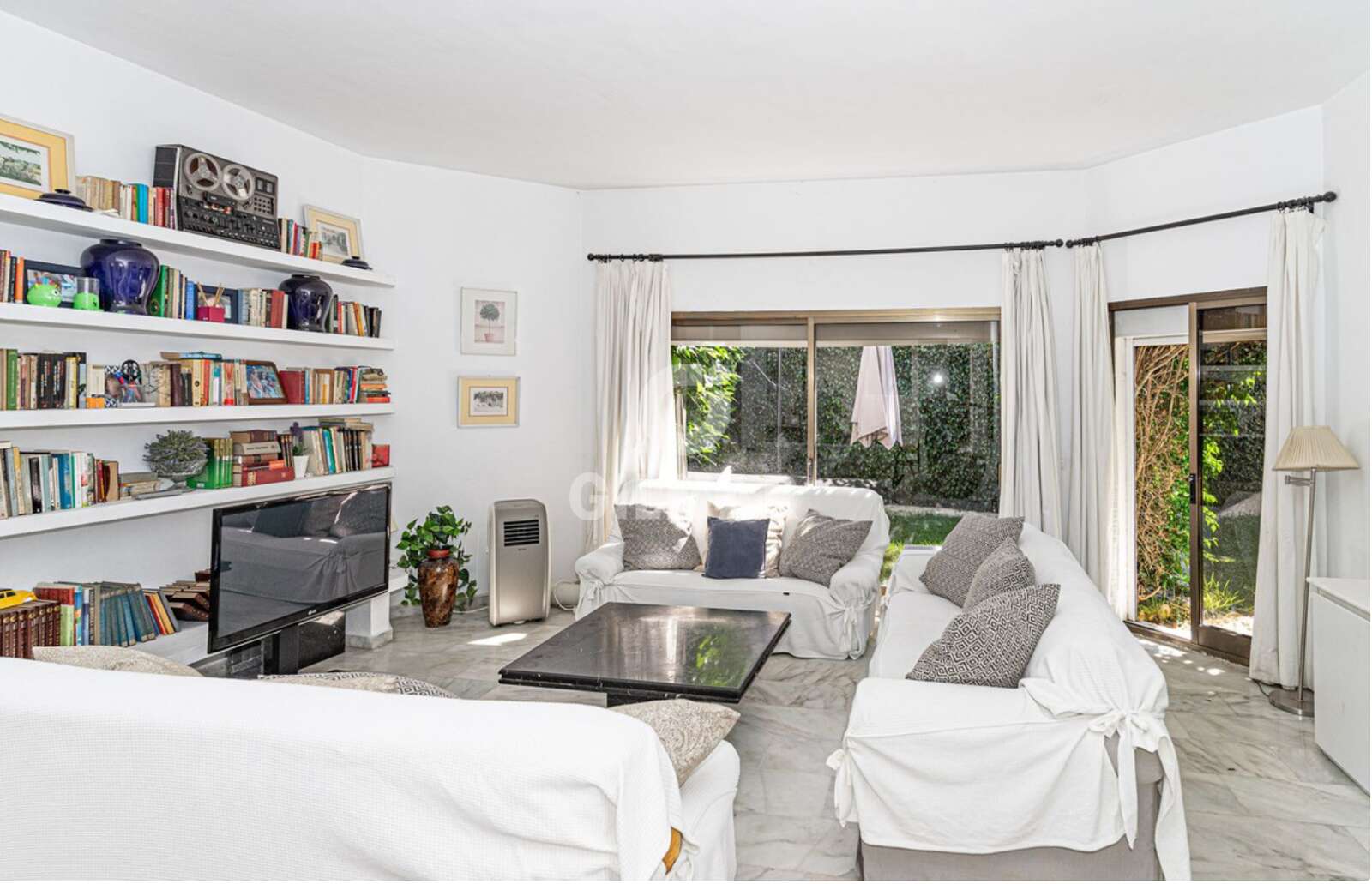 Property slider Gilmar