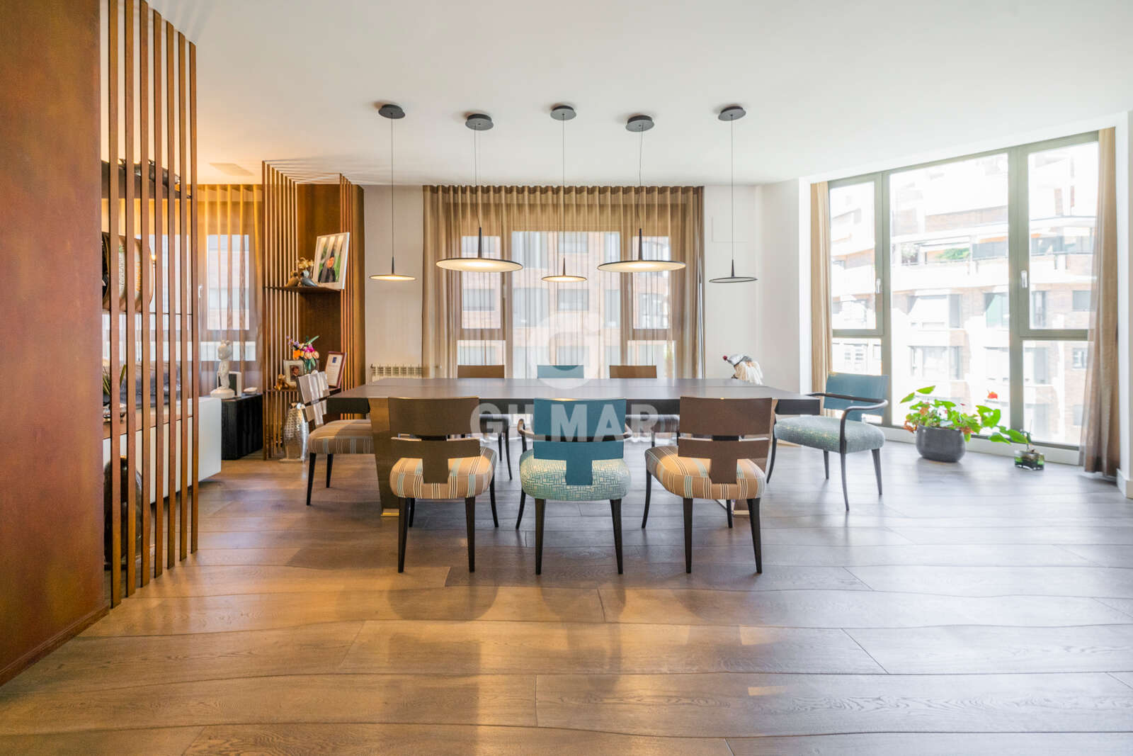 Property slider Gilmar