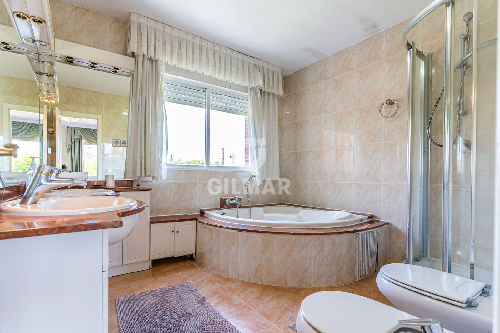 Property slider Gilmar