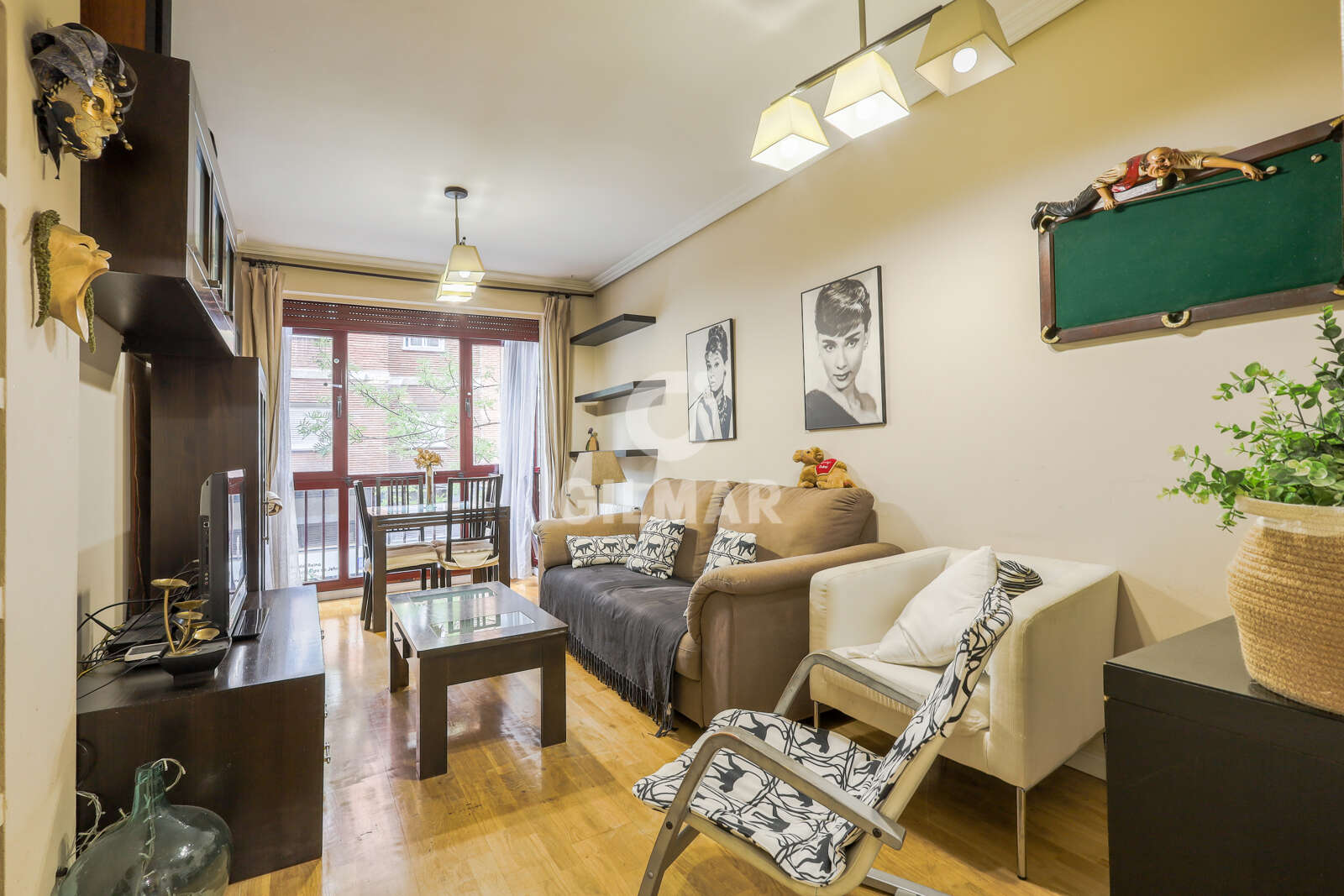 Property slider Gilmar